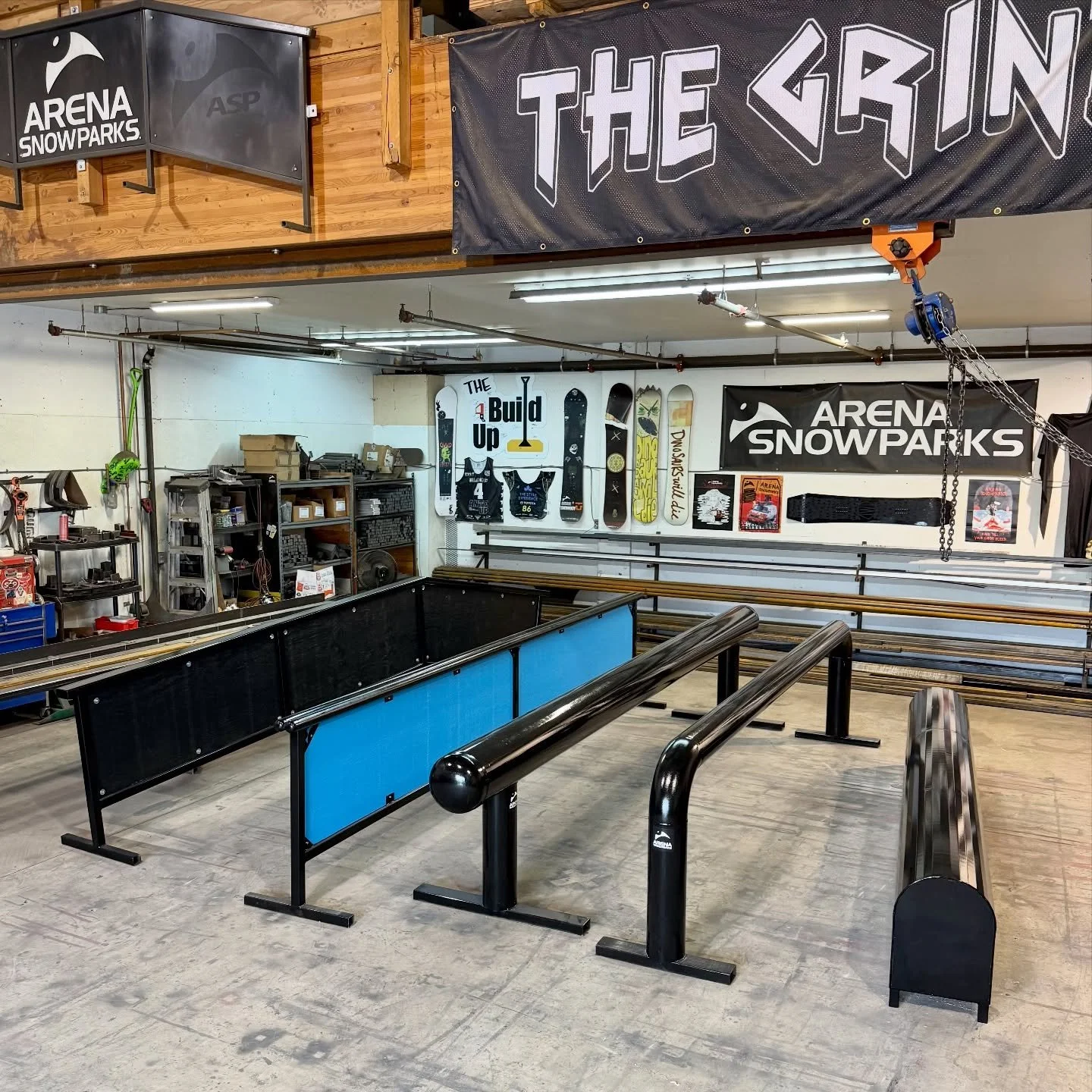 @grand_geneva in Wisconsin, getting the rail sampler package! 
Flatbar, Shotgun, Tanker, Fatbar and a Mailbox. Thanks guys!
#ASPrails #grandgeneva