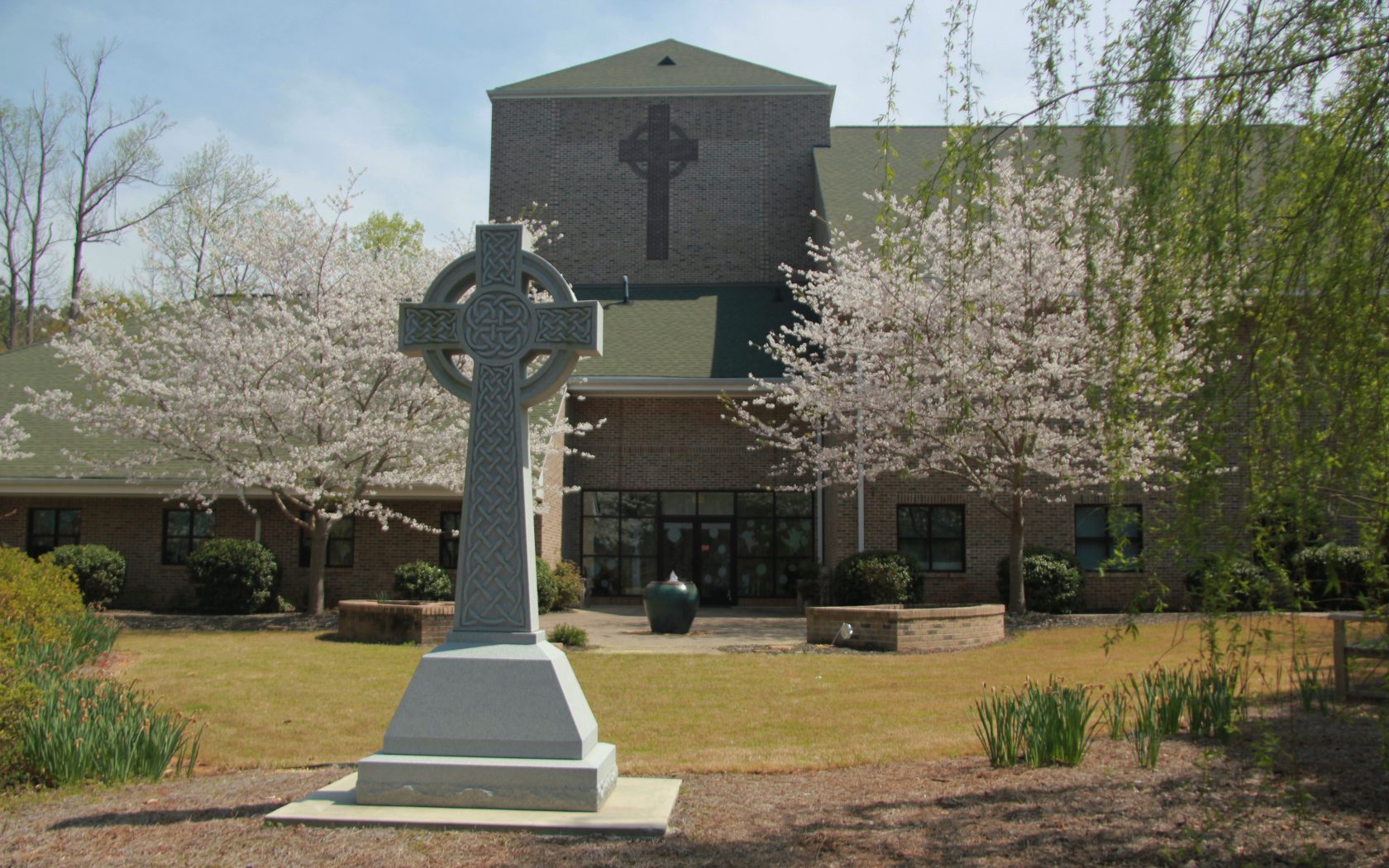 Memorial-Garden-Cross-1680x1050.jpg