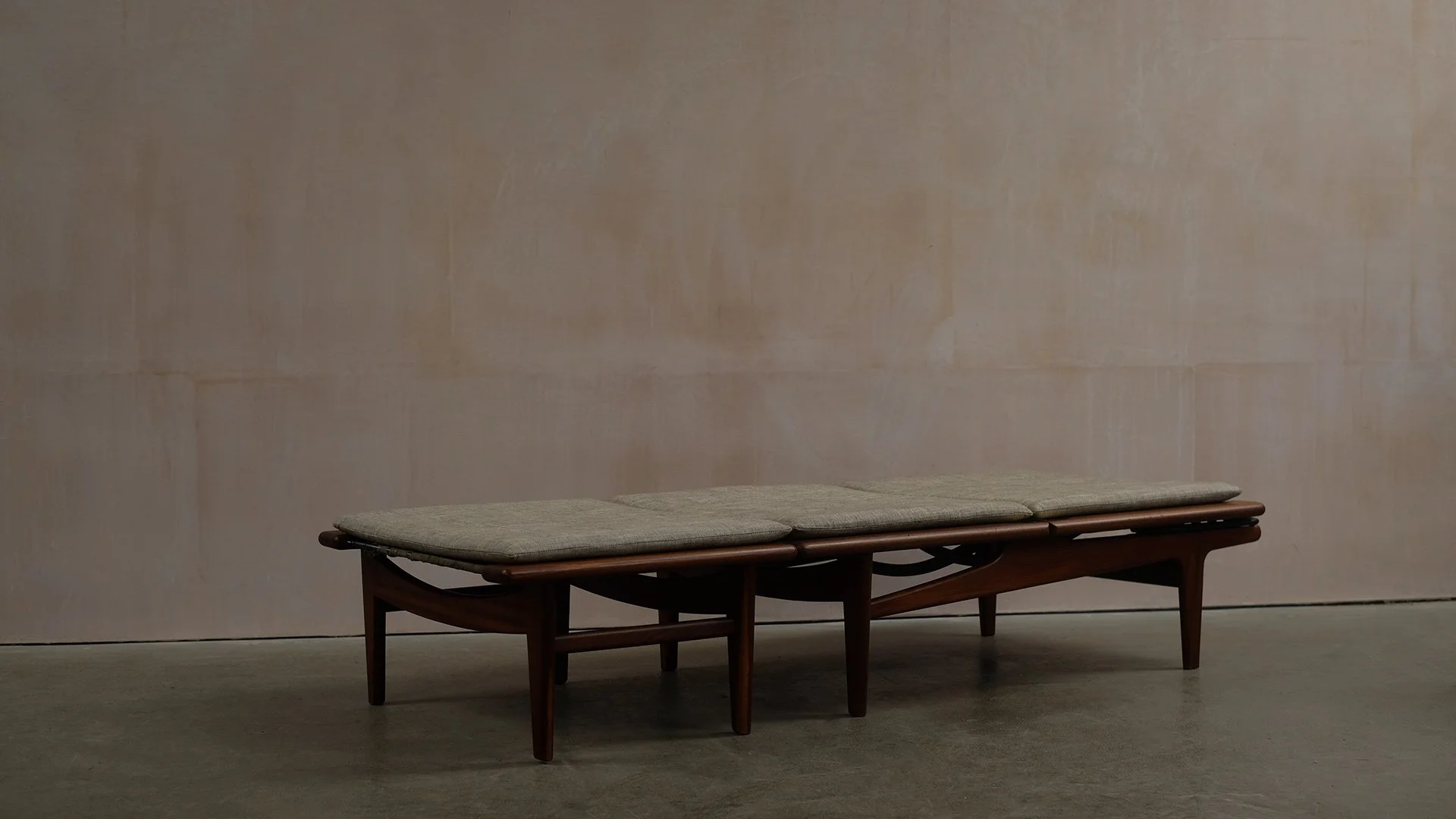 Hans-Wegner-GE1-Daybed-2.jpg