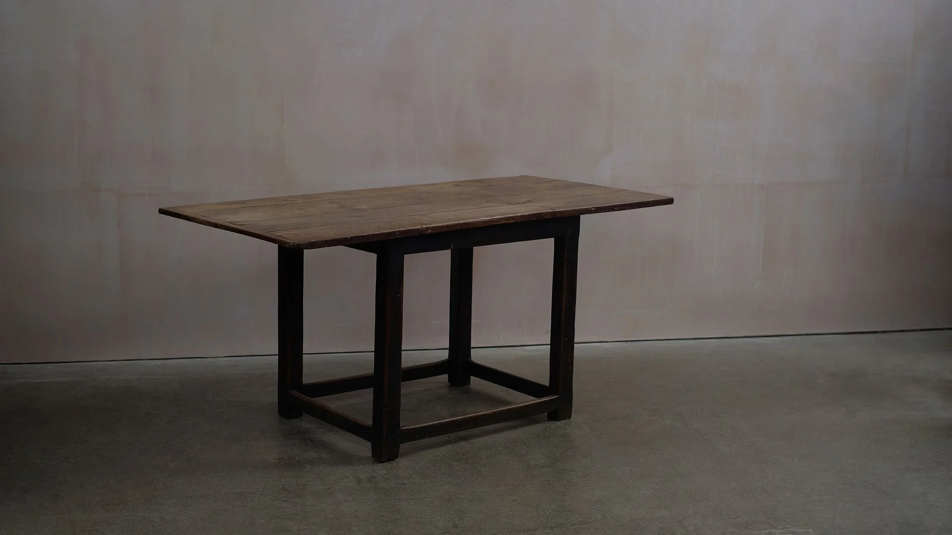 Farmhouse-Elm-table-2.jpg