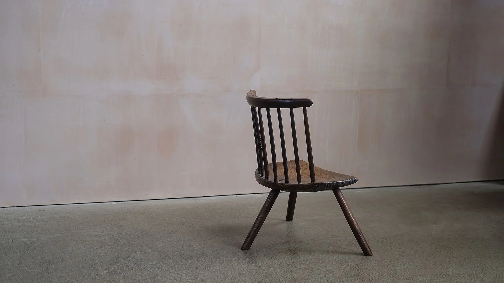 Primitive-Low-Chair-3-Legs-7.jpg