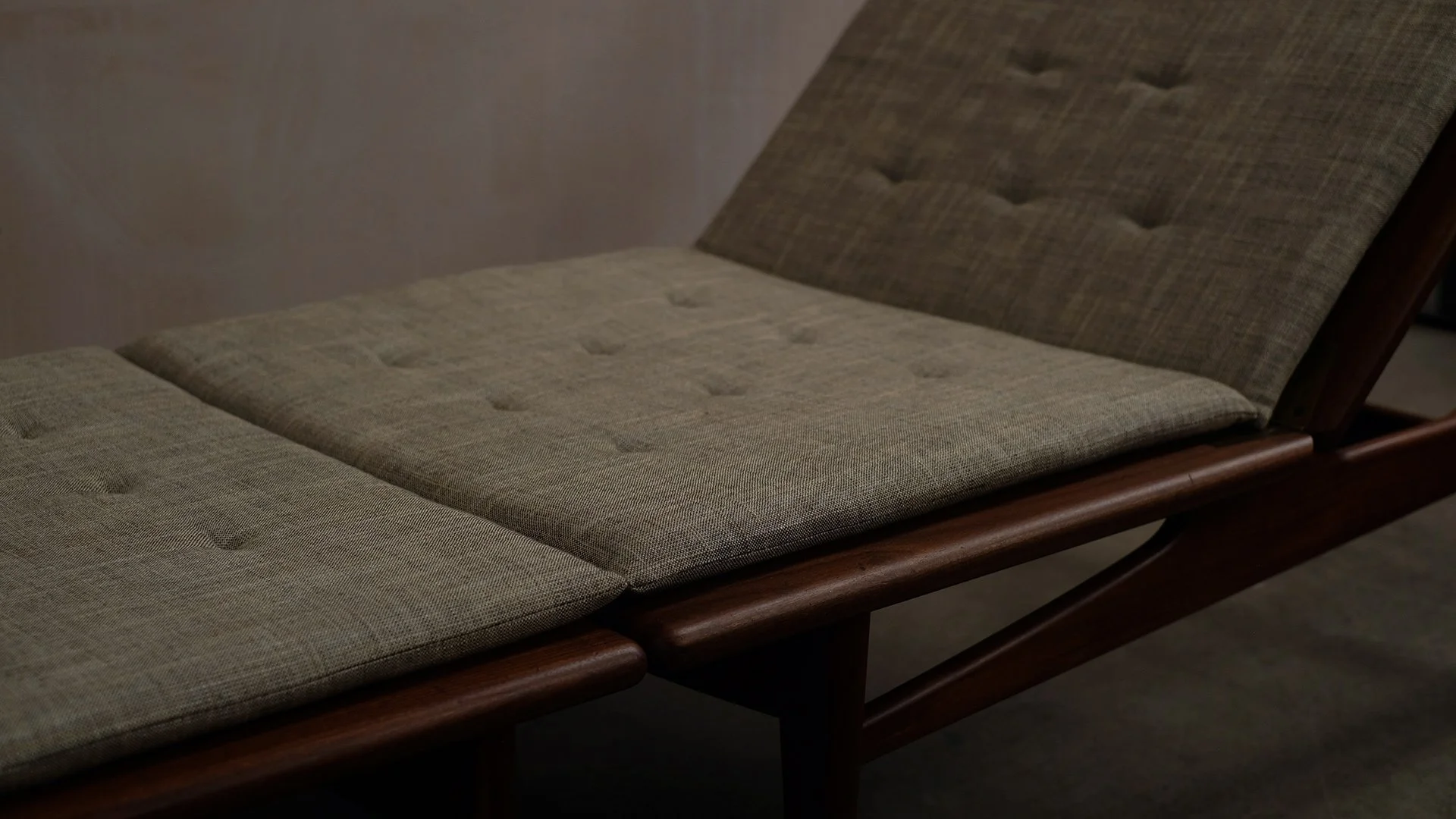 Hans-Wegner-GE1-Daybed-11.jpg