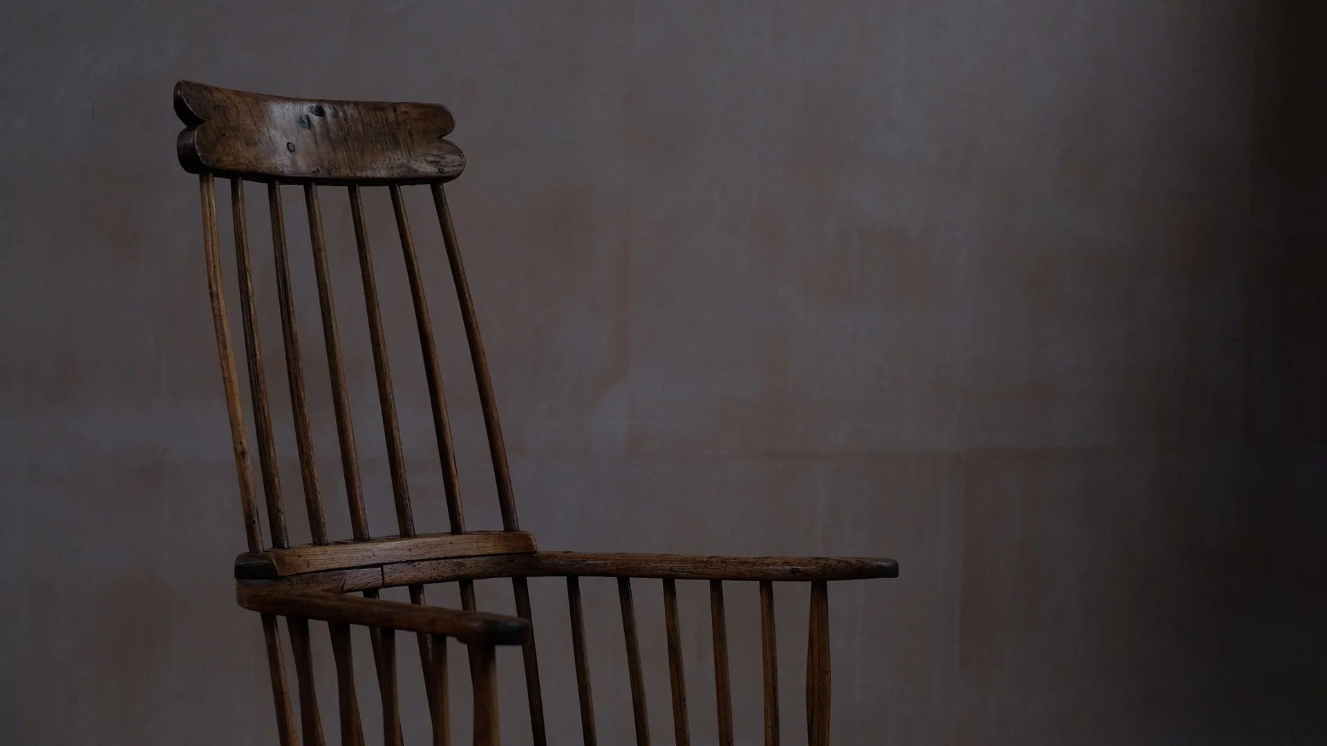 Double-Comb-Back-Chair-15.jpg