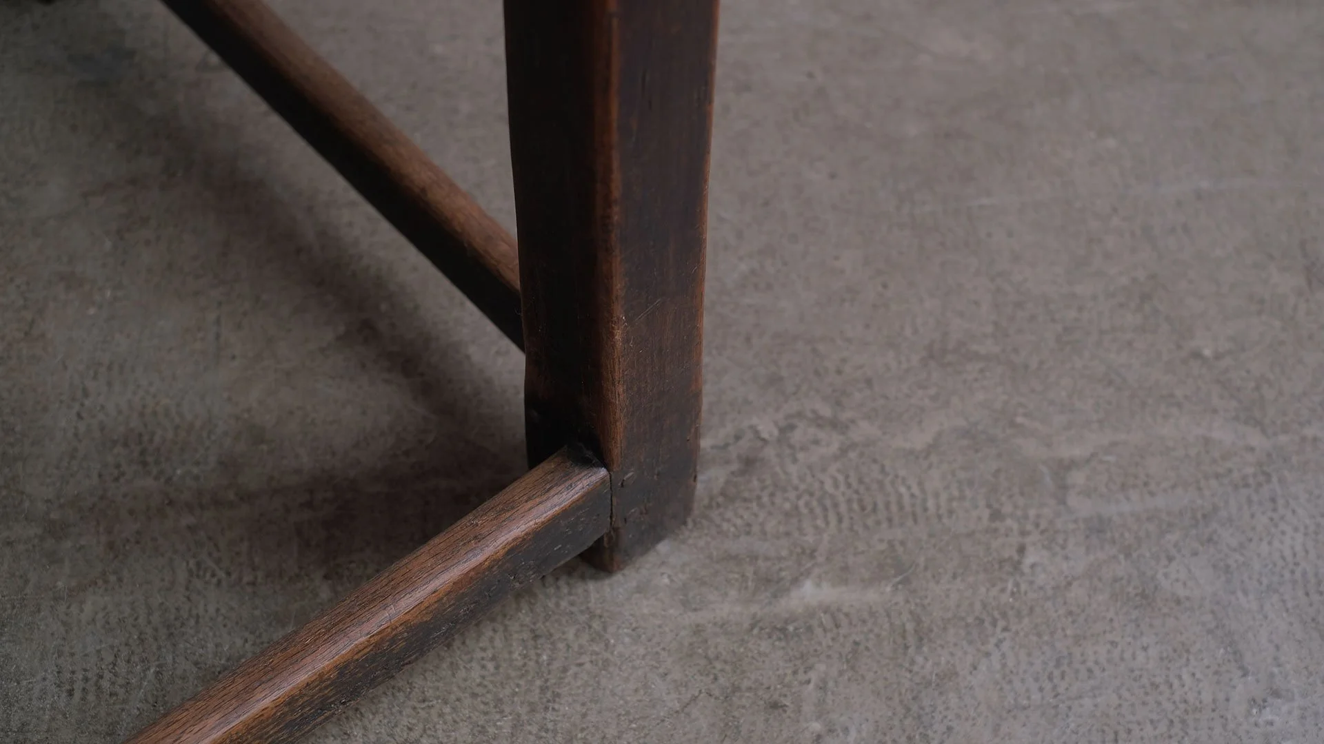 Farmhouse-Elm-table-12.jpg