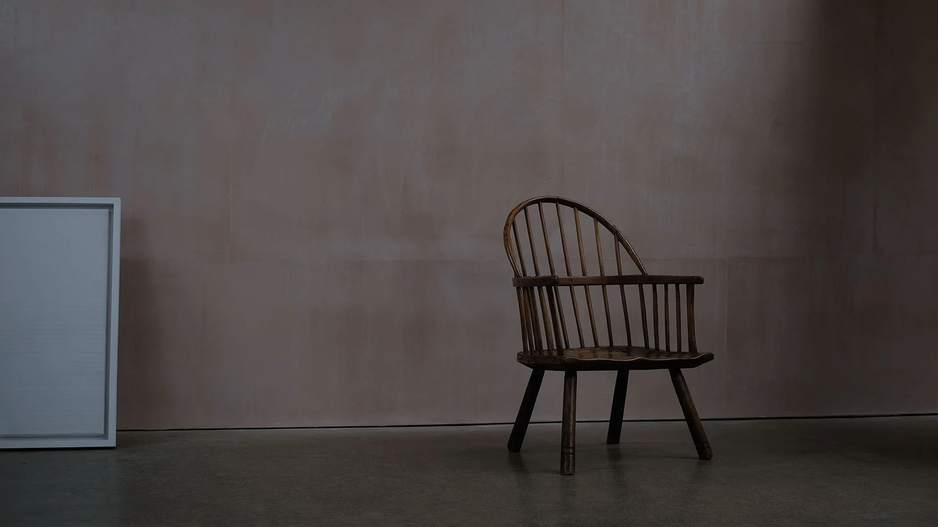 Low-Hoop-Chair-1.jpg