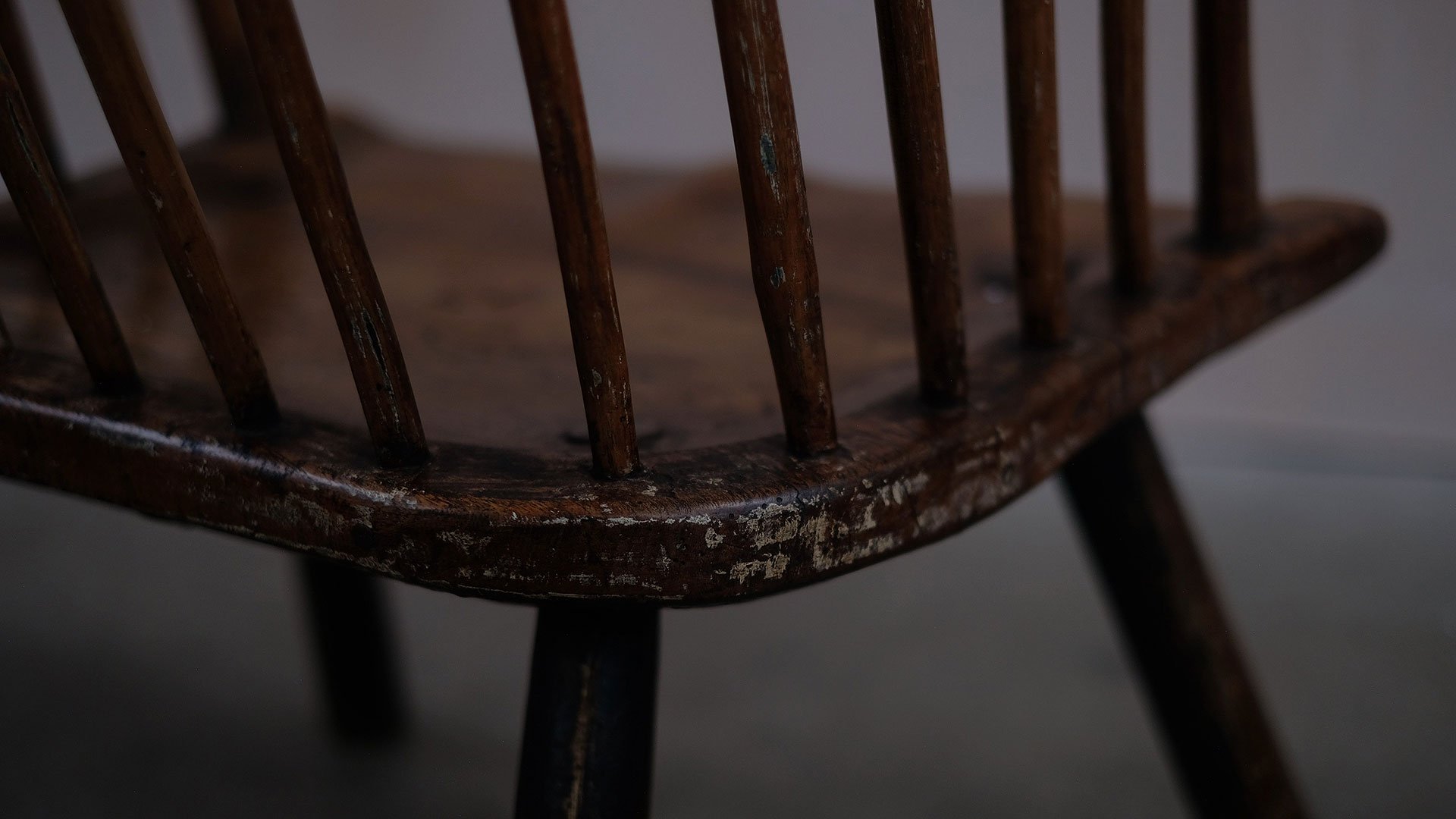 Low-Hoop-Chair-13.jpg