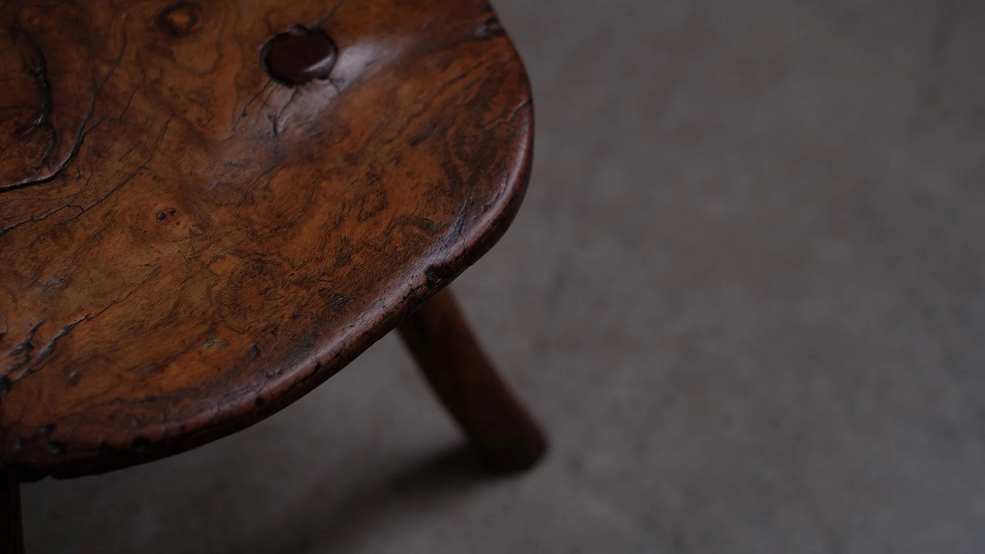 Elm-Burr-Stool-6.jpg
