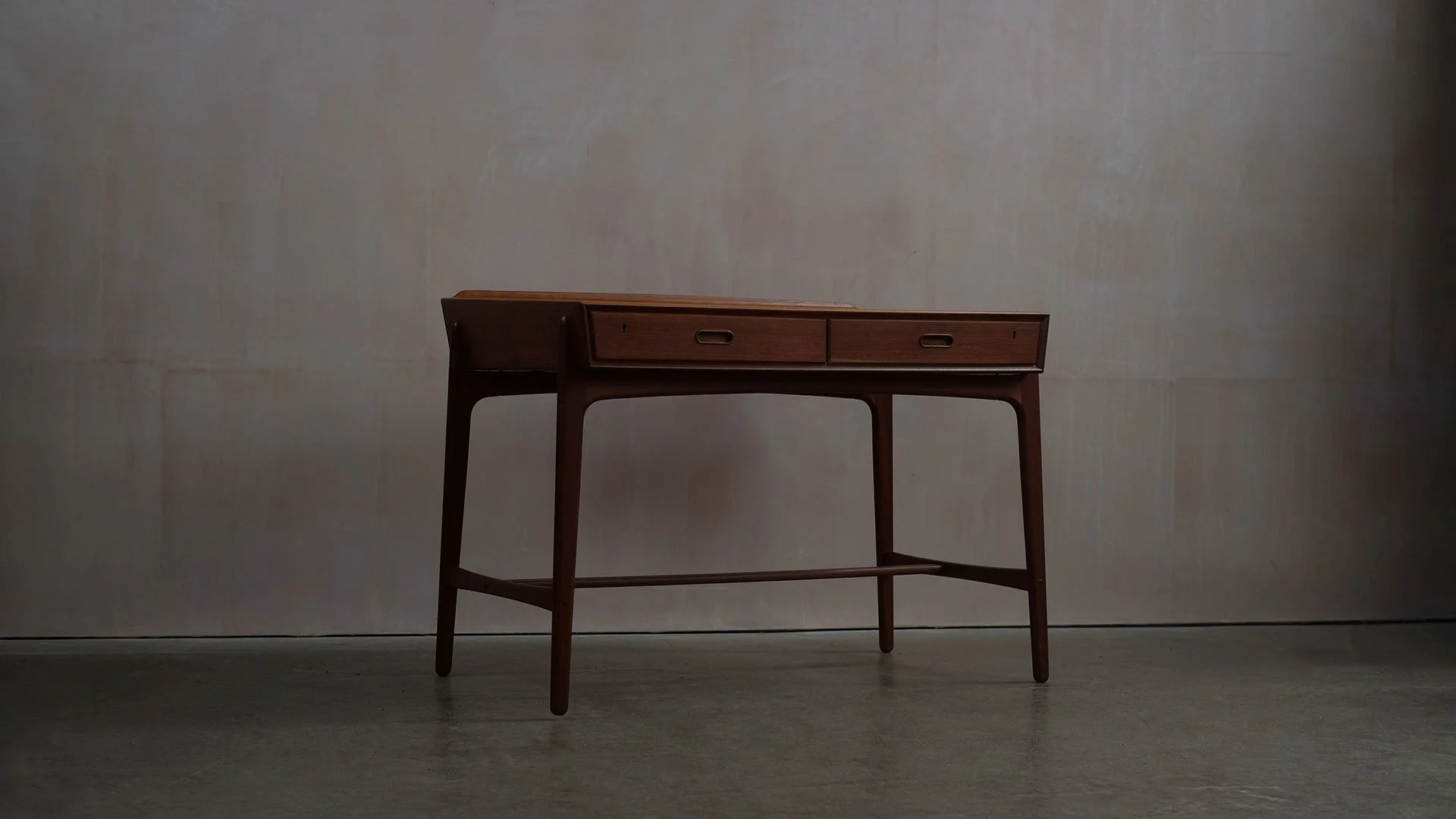 Svend-and-madsen-desk-4.jpg