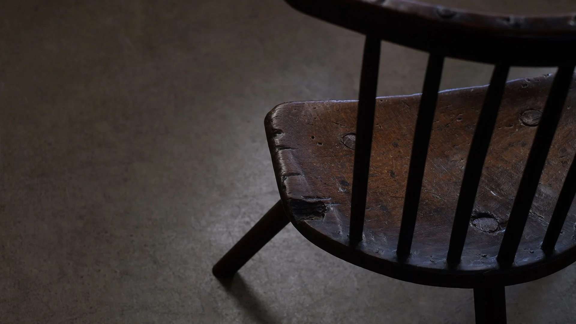 Primitive-Low-Chair-3-Legs-12.jpg