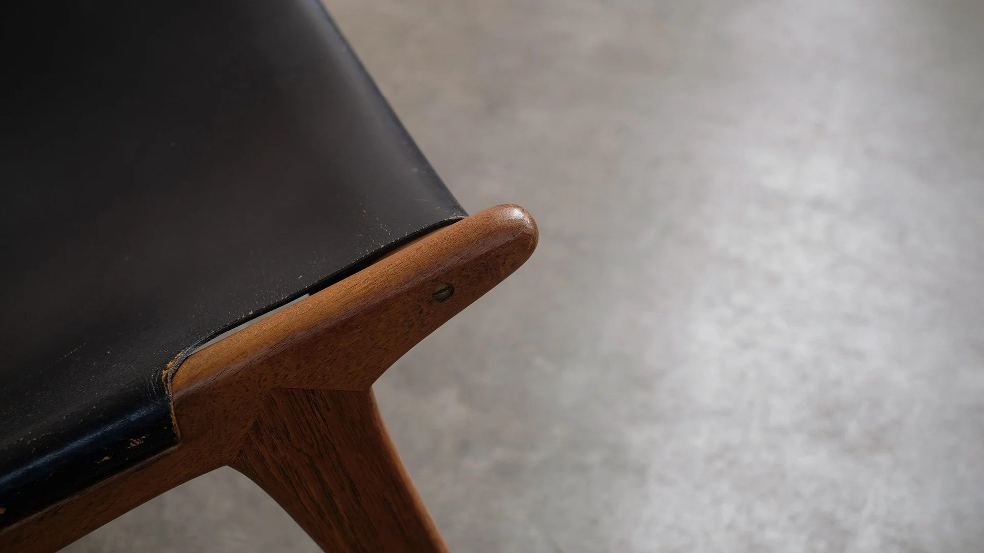 Osten-and-Uno-Hunting-Chair-9.jpg