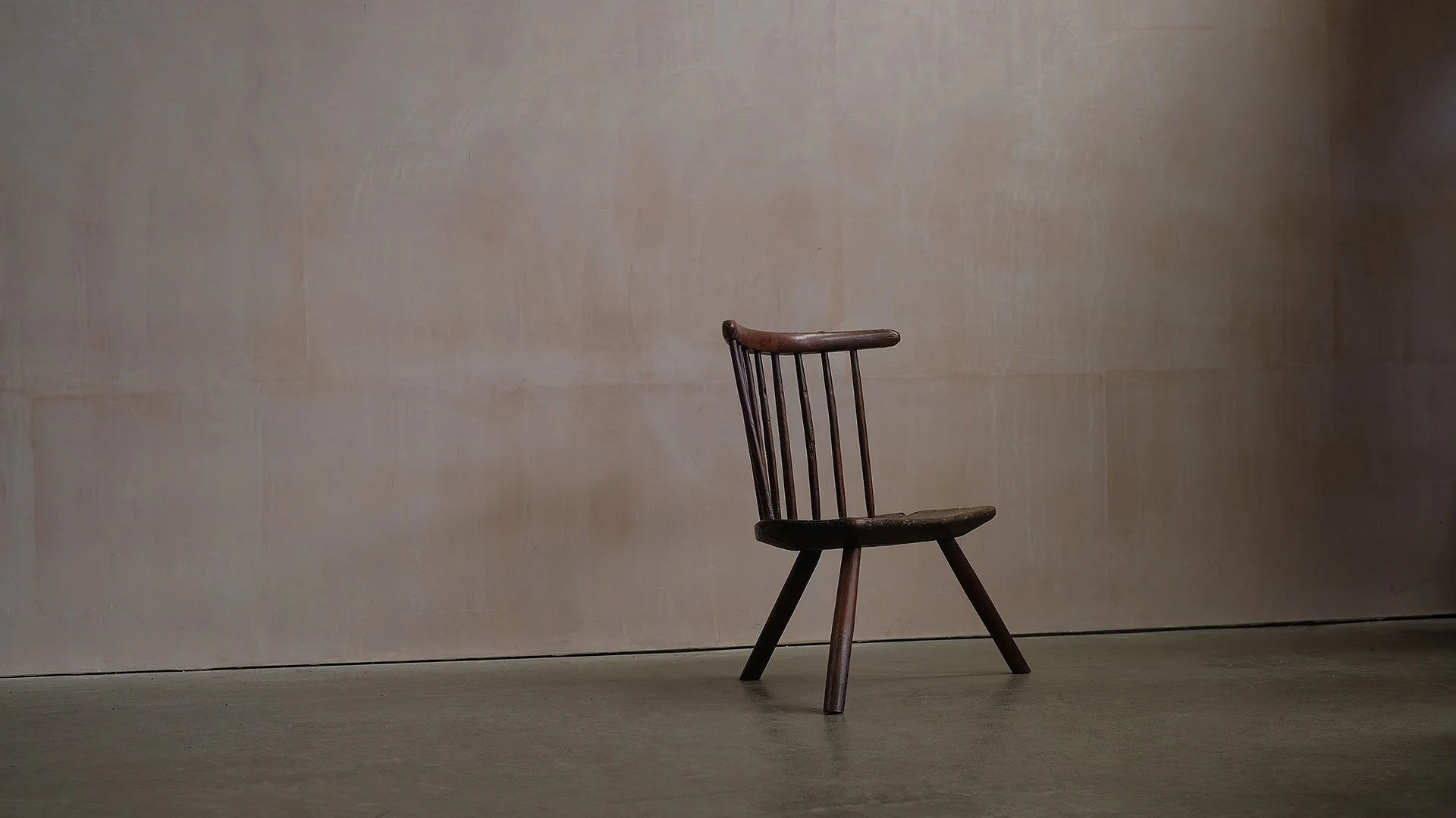 Primitive-Low-Chair-3-Legs-2.jpg