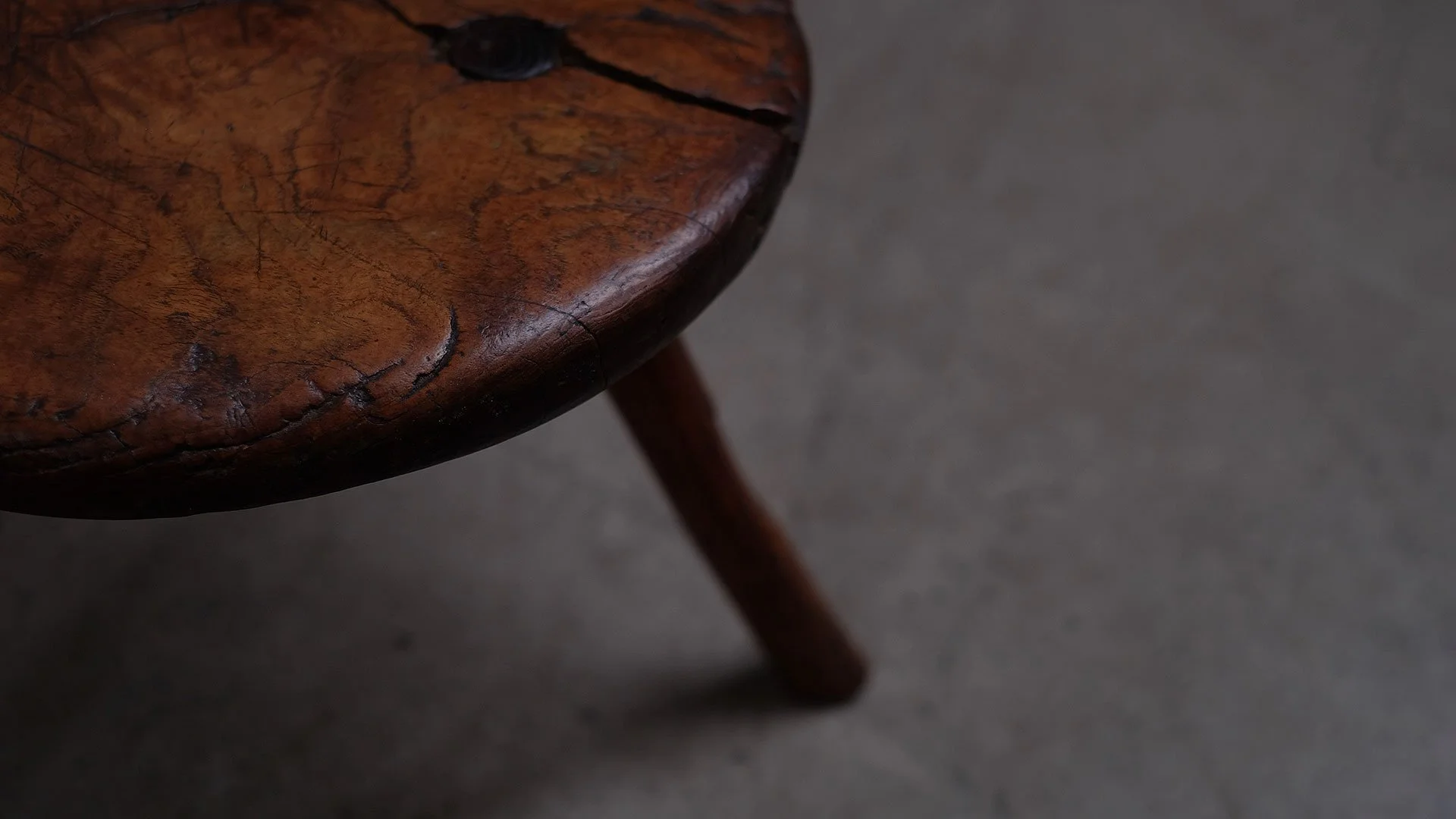 Elm-Burr-Stool-5.jpg