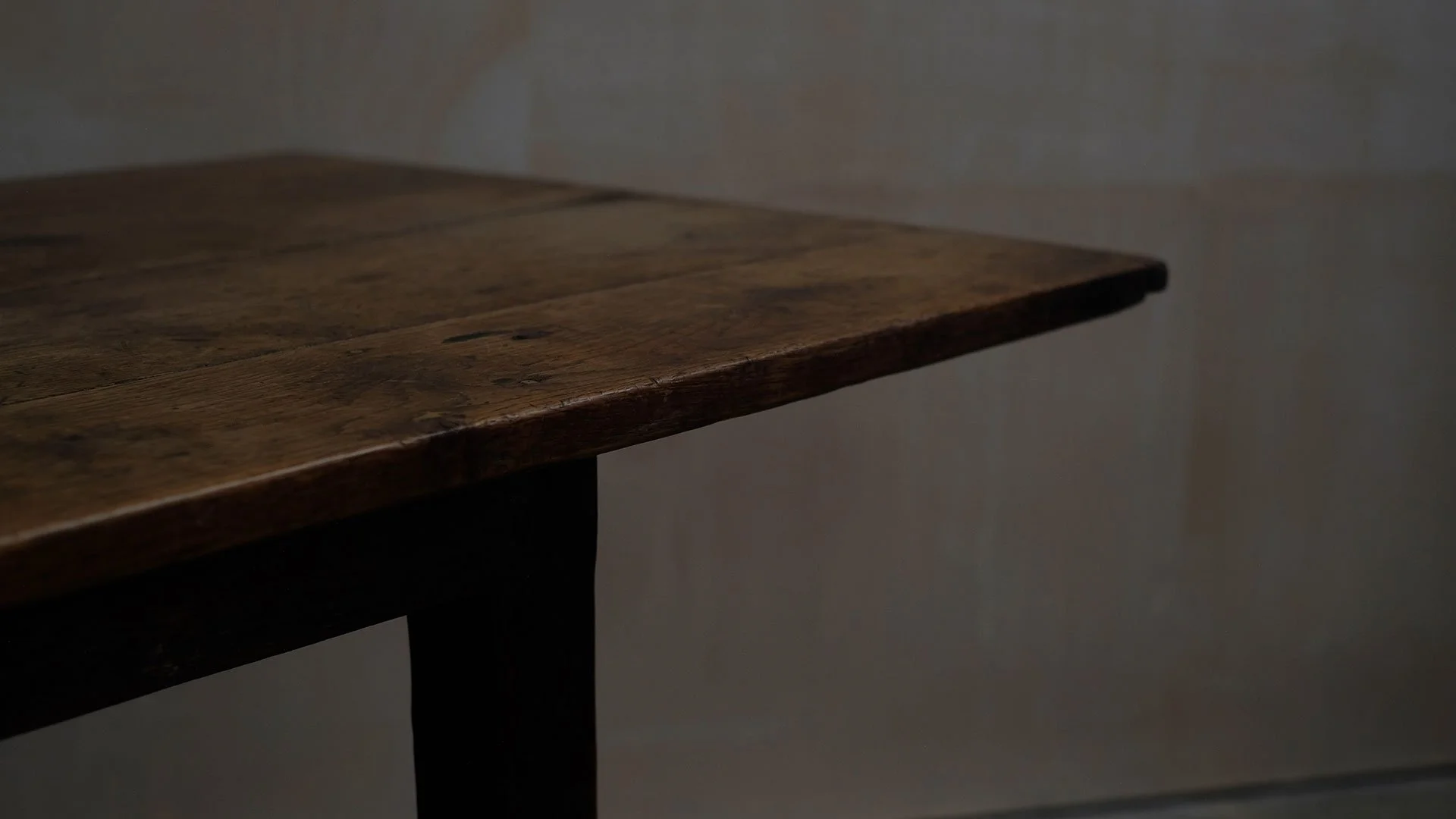 Farmhouse-Elm-table-13.jpg