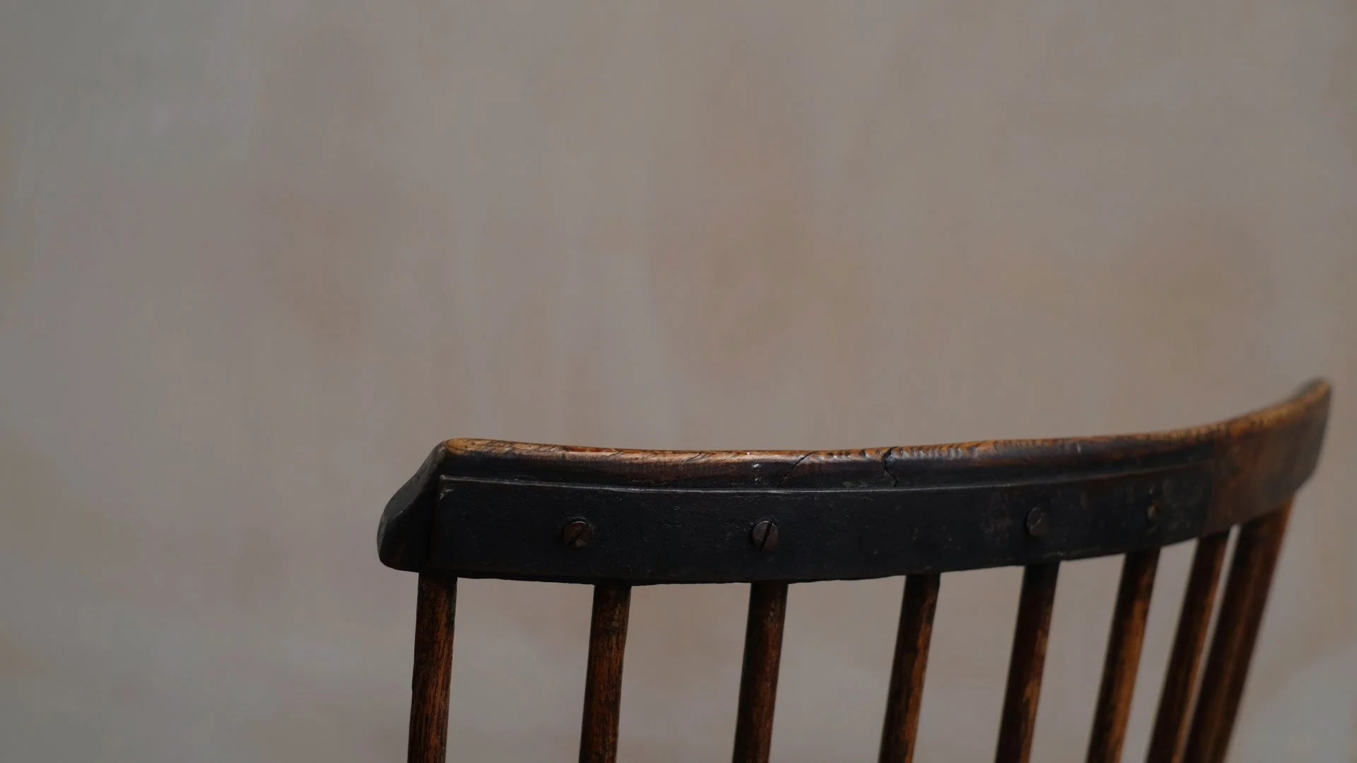 Ash-Windsor-Survivor-Chair-13.jpg