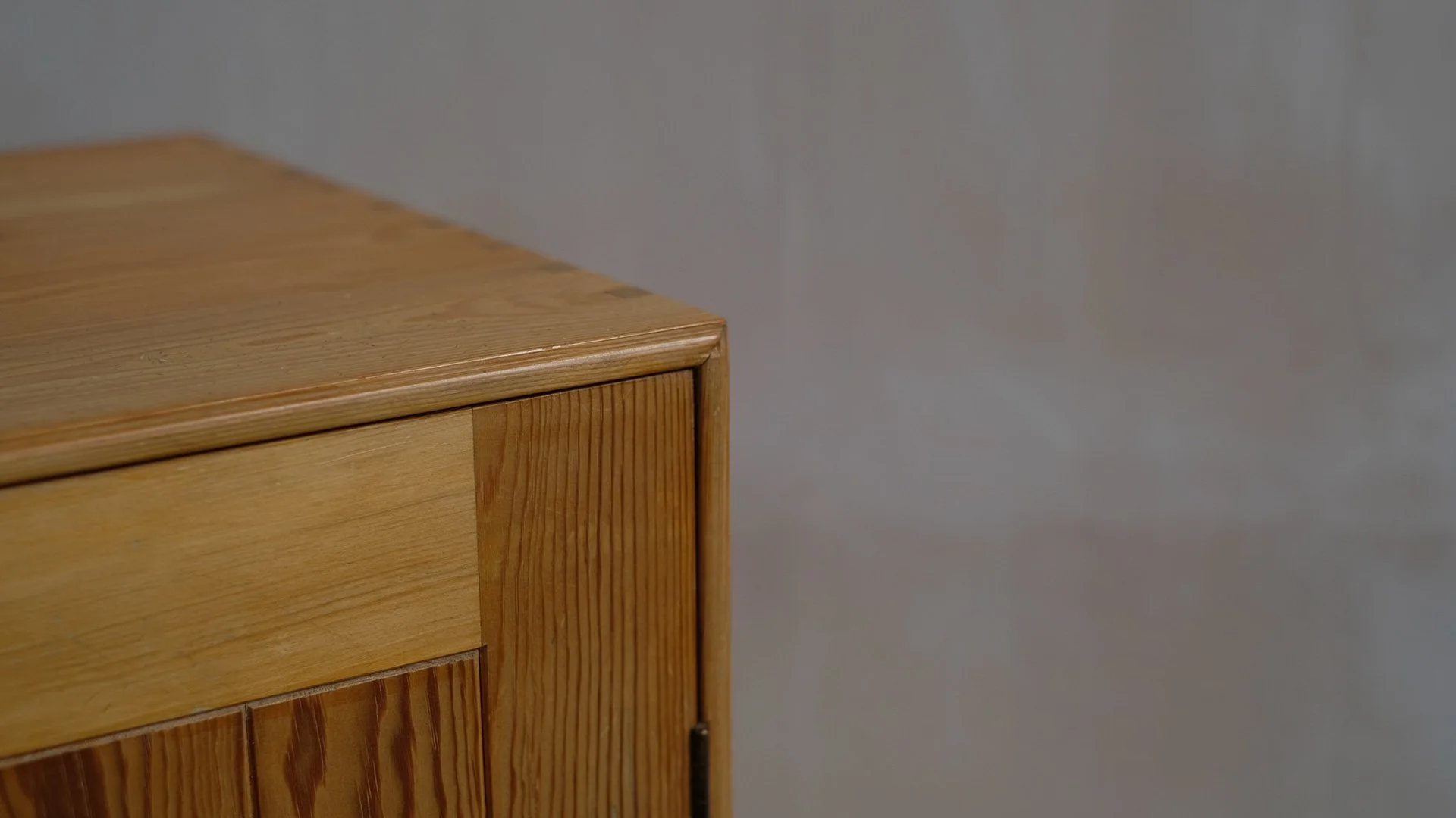MK-Pine-Cupboard-7.jpg