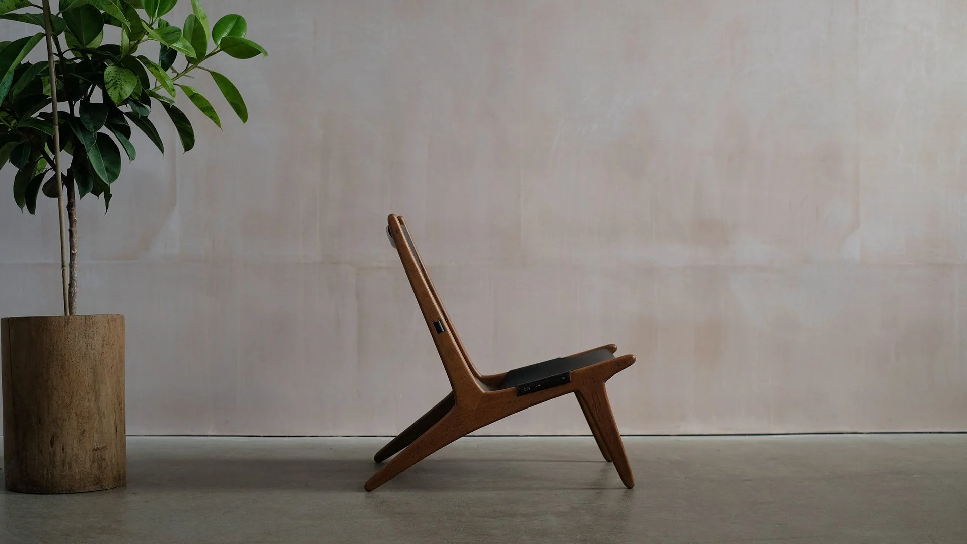 Osten-and-Uno-Hunting-Chair-5.jpg