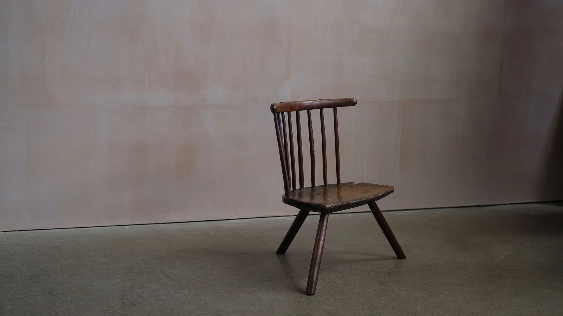 Primitive-Low-Chair-3-Legs-8.jpg