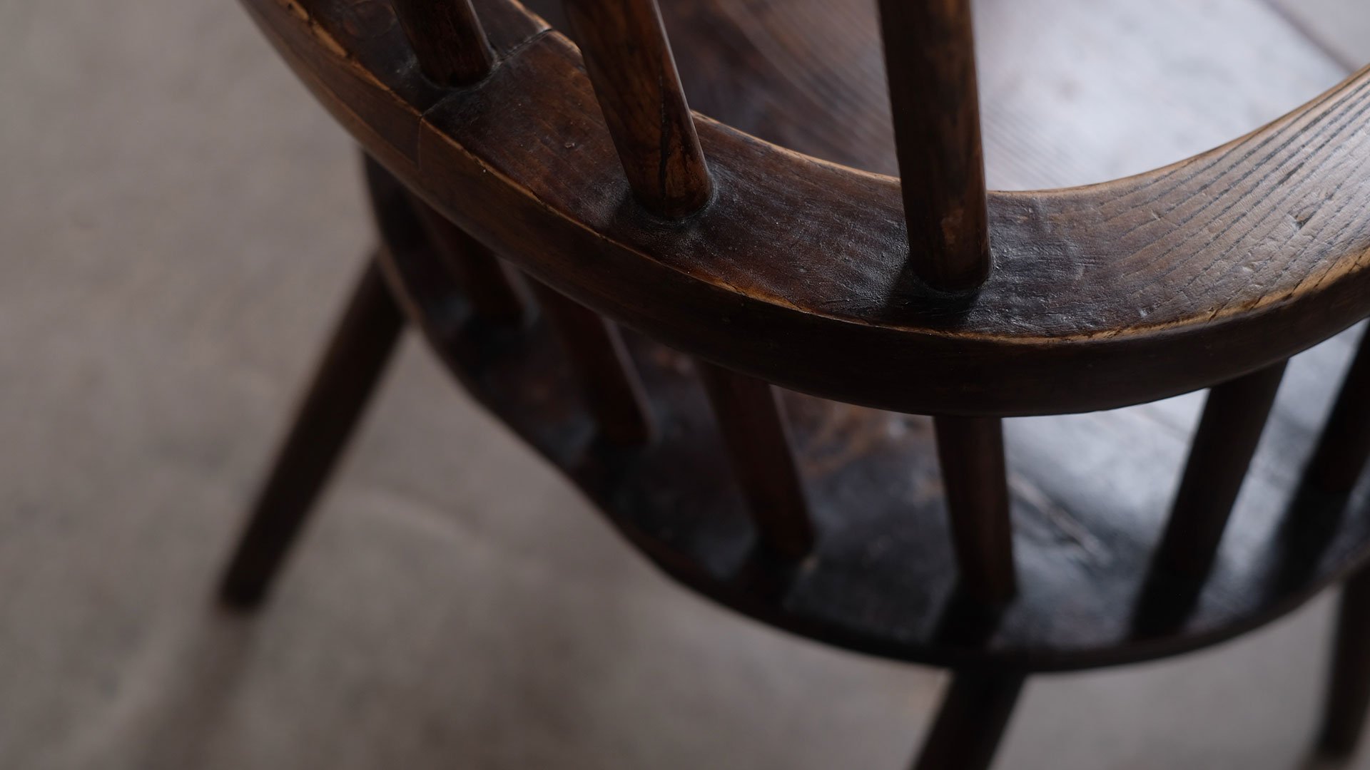 Horseshoe-Stick-Chair-12.jpg