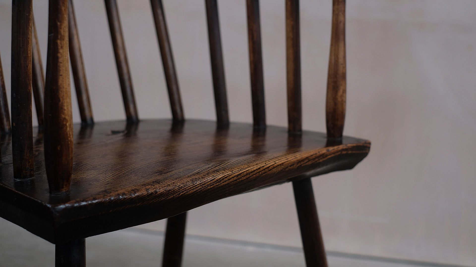 Horseshoe-Stick-Chair-16.jpg