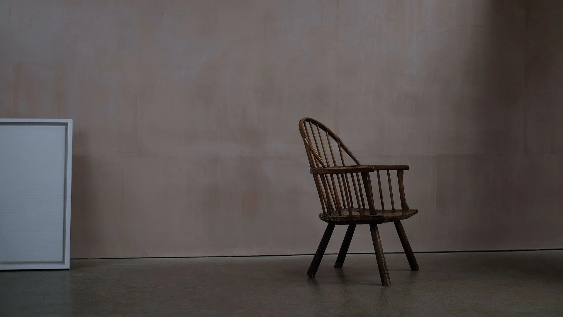 Low-Hoop-Chair-2.jpg