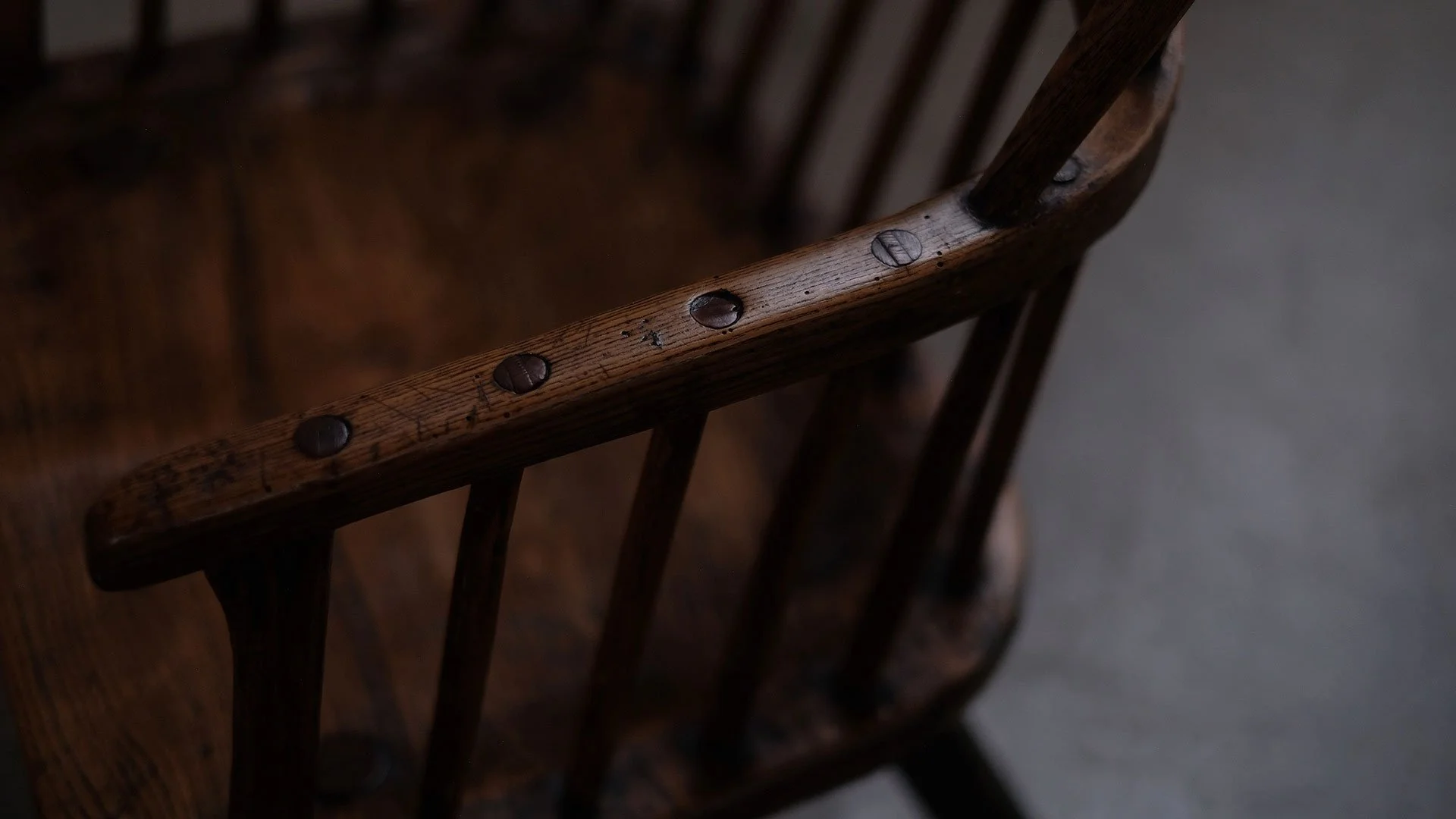 Low-Hoop-Chair-10.jpg