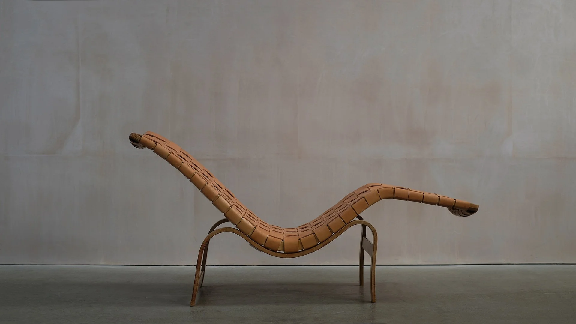 BM-Leather-Chaise-1.jpg