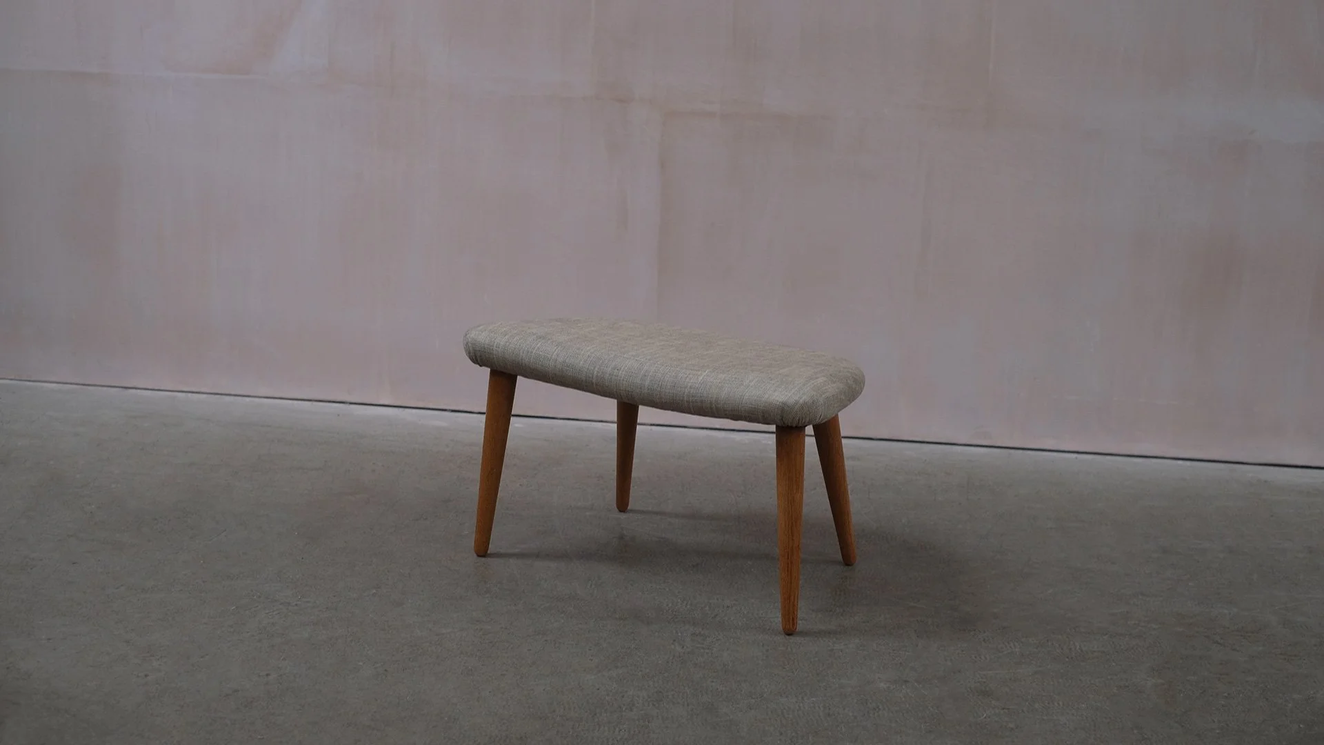 Wikkelso-Ottoman-1.jpg