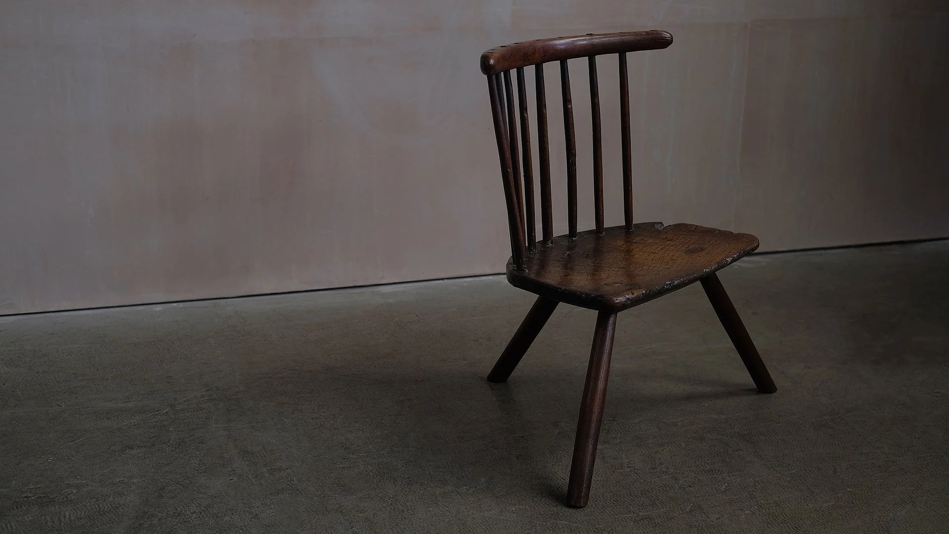 Primitive-Low-Chair-3-Legs-9.jpg