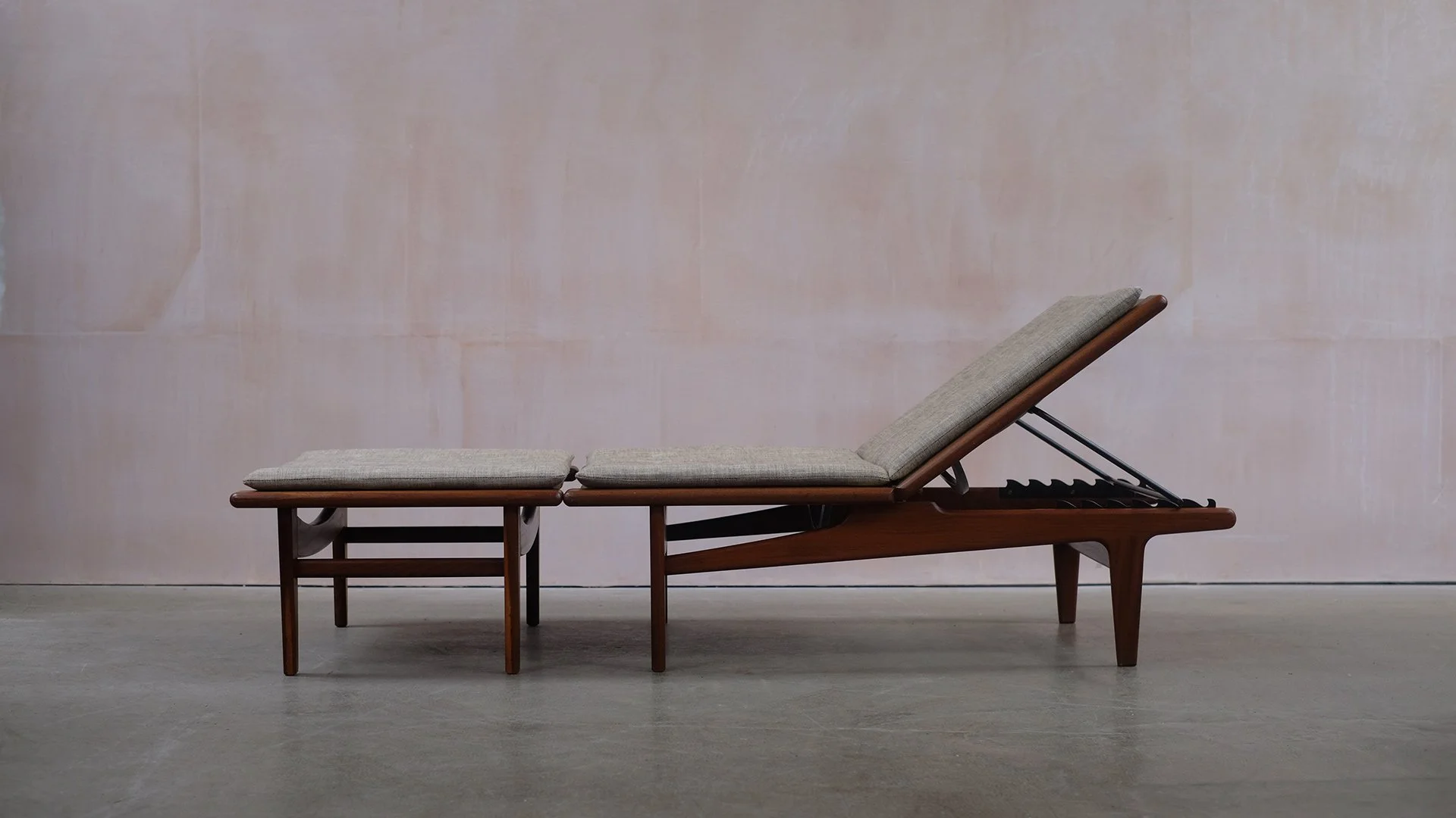 Hans-Wegner-GE1-Daybed-6.jpg
