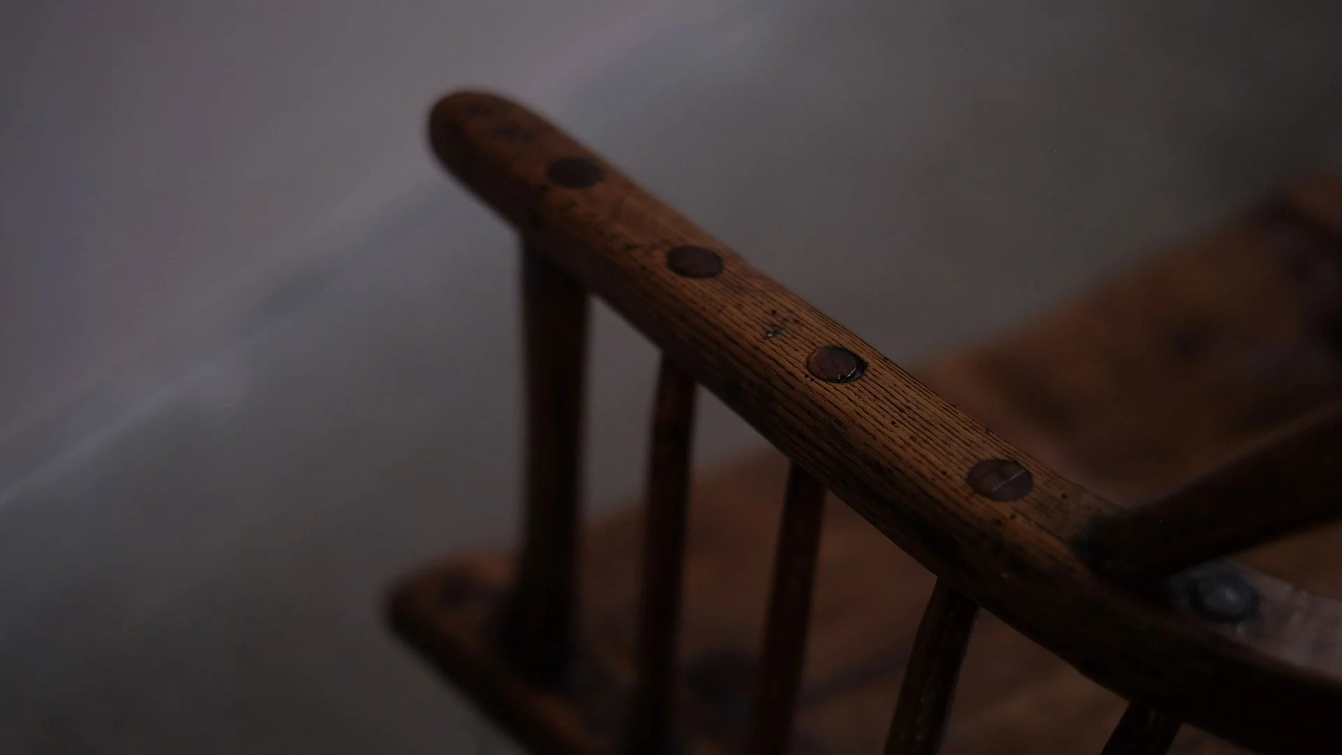 Low-Hoop-Chair-11.jpg