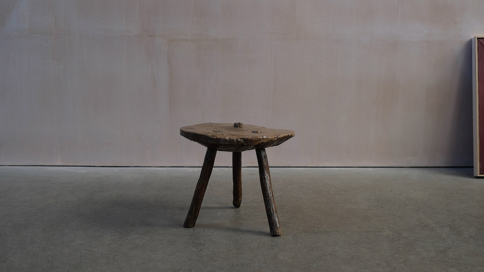 Prim-tripod-stool-1.jpg