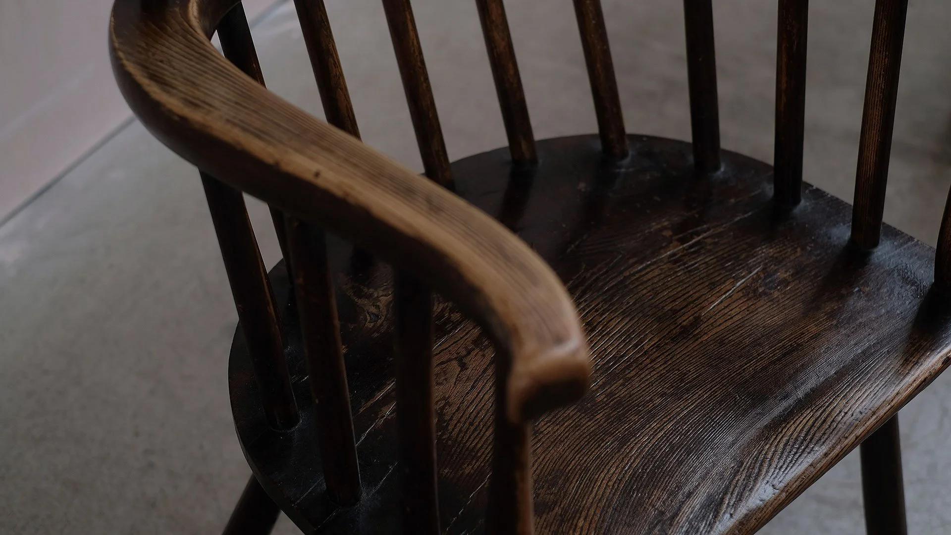Horseshoe-Stick-Chair-10.jpg