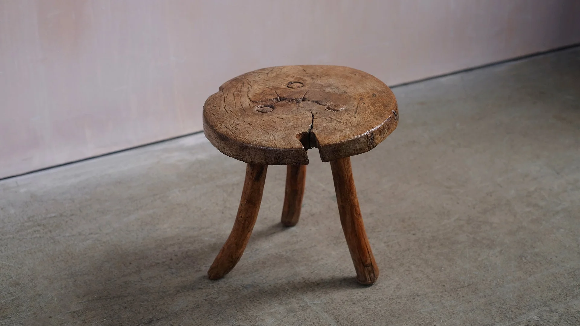 Tripod-Stool-5.jpg