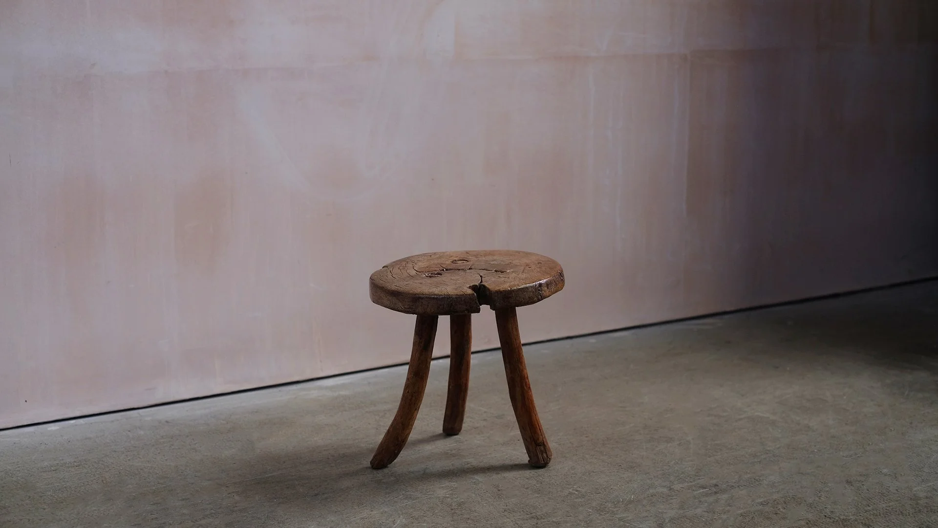 Tripod-Stool-4.jpg