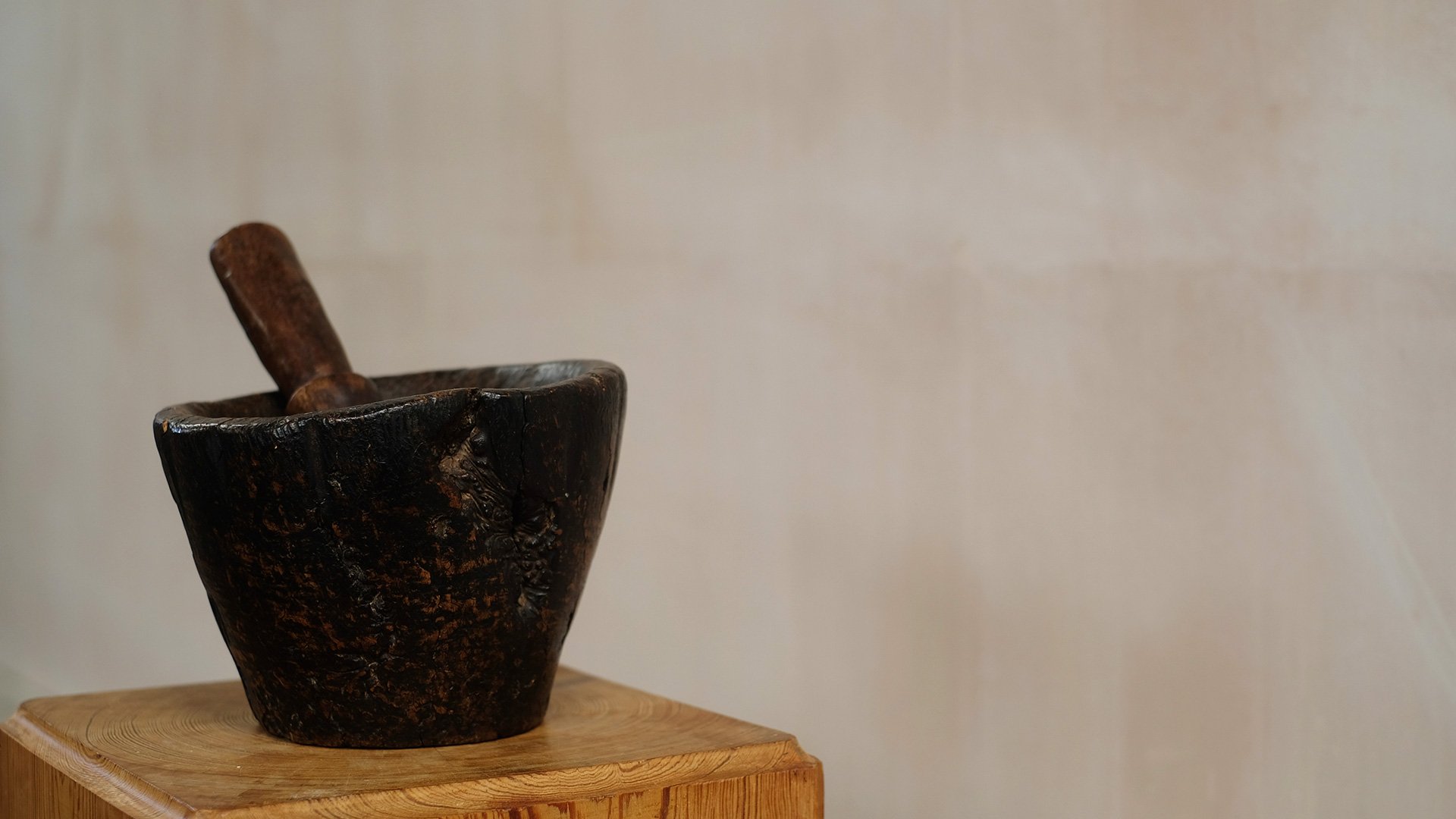 Dugout-Mortar-Pestle-3.jpg
