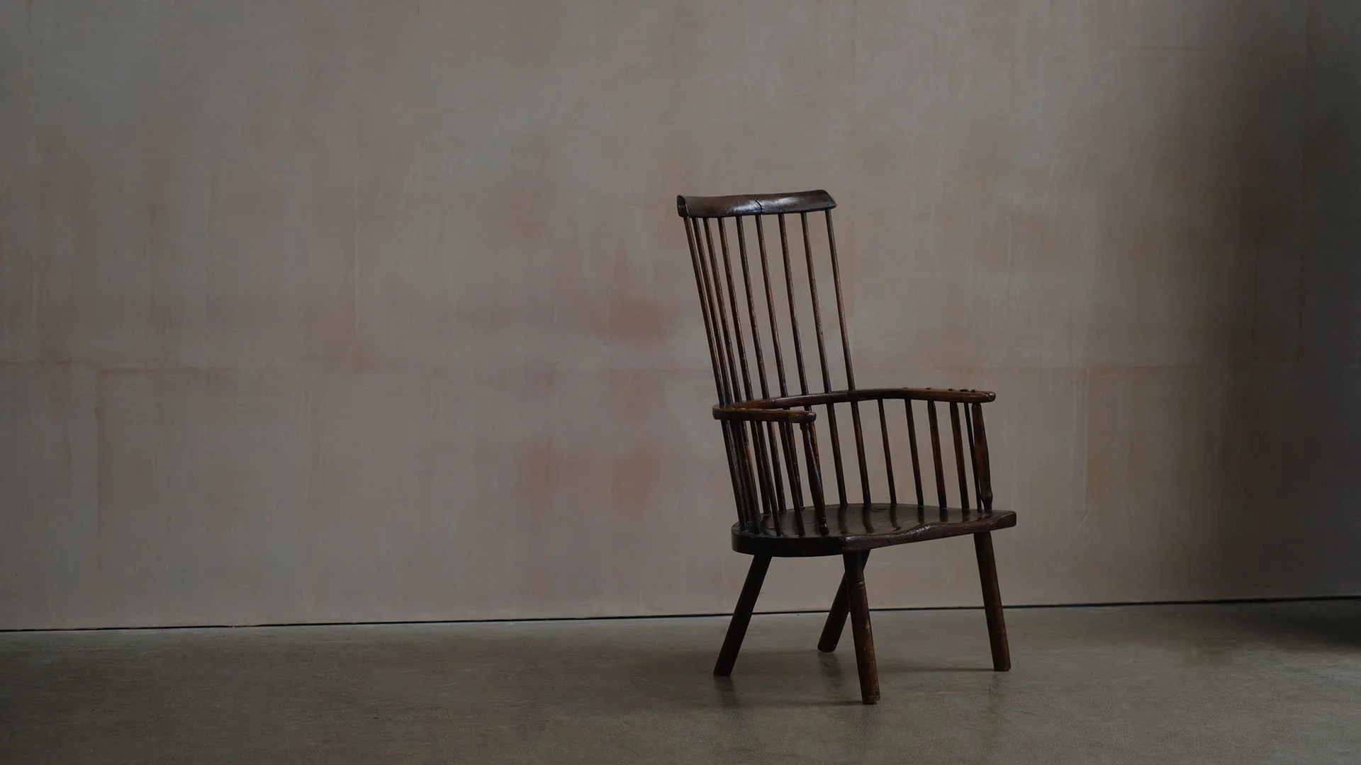 Ash-Windsor-Survivor-Chair-3.jpg