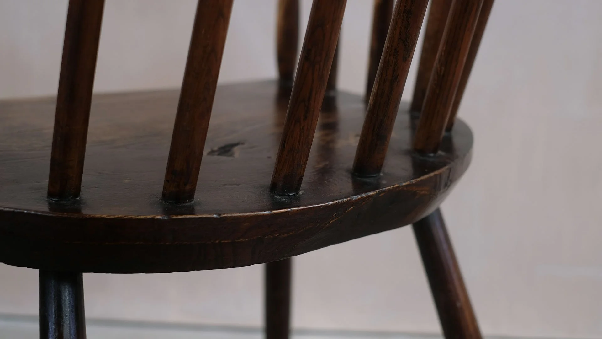 Horseshoe-Stick-Chair-20.jpg