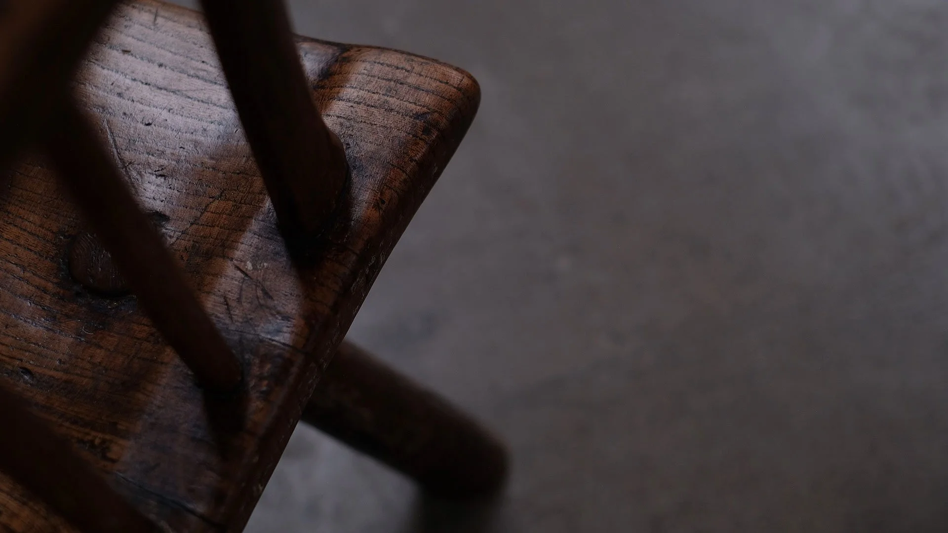 Low-Hoop-Chair-8.jpg
