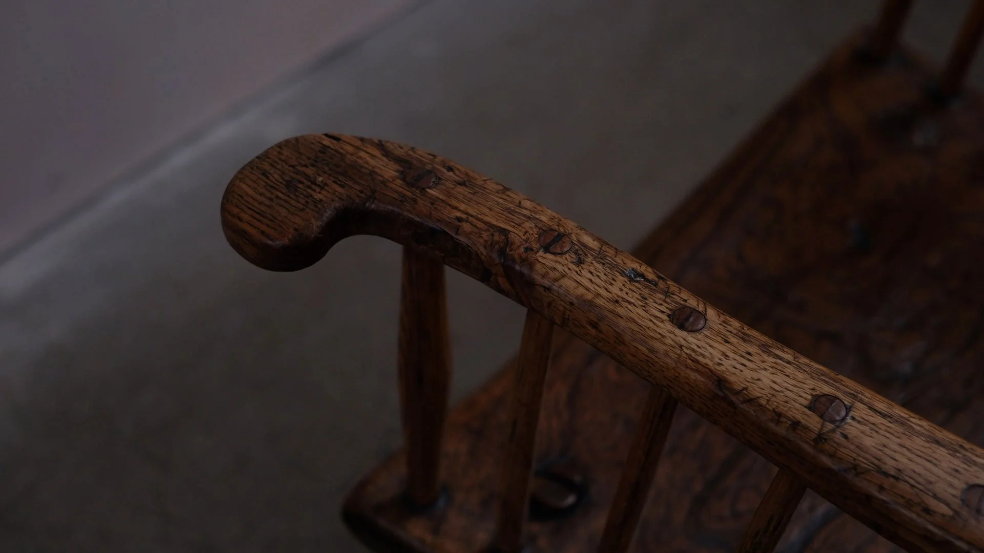 Double-Comb-Back-Chair-10.jpg