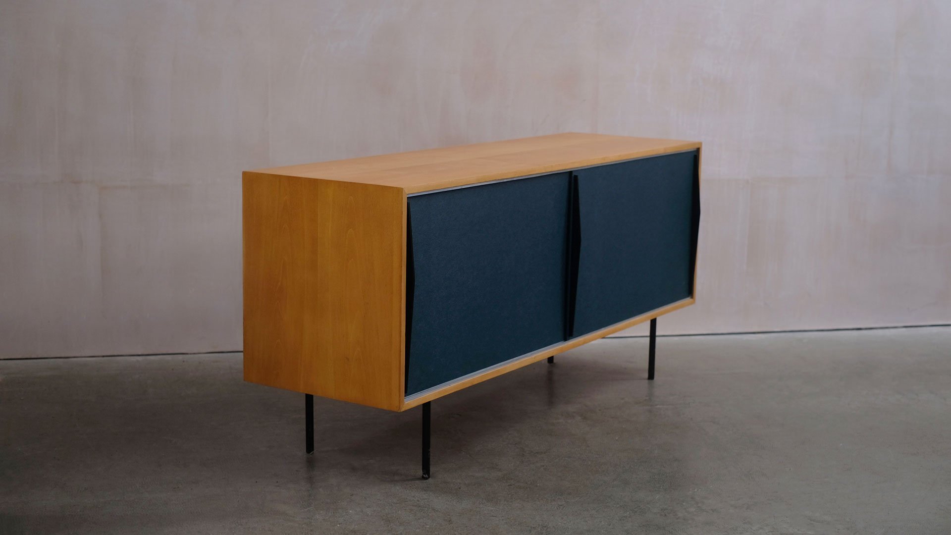 Kurt-Thut-Cabinet-10.jpg