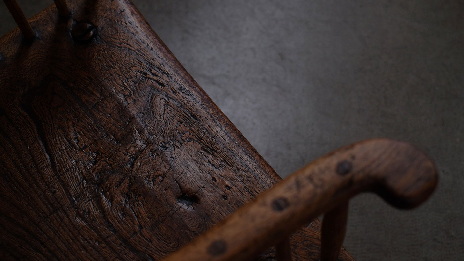 Double-Comb-Back-Chair-12.jpg