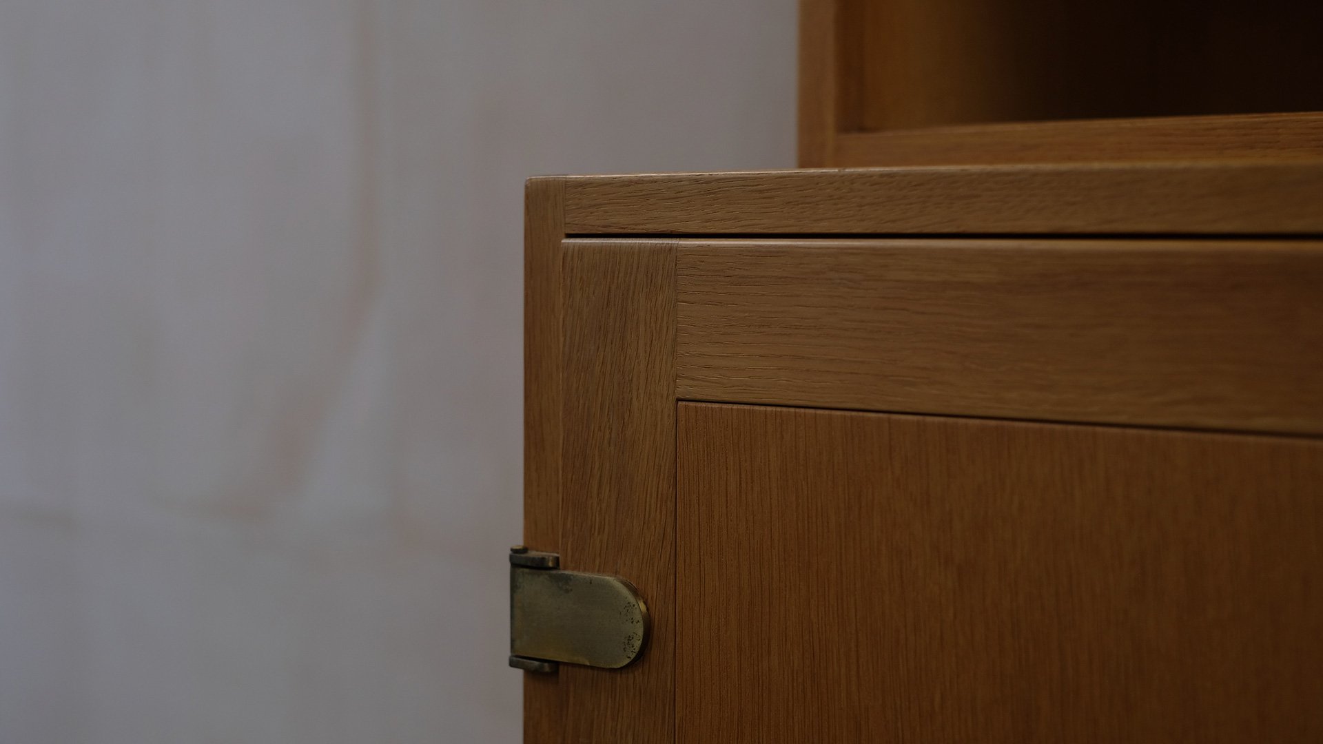 Mogensen-Dresser-5.jpg