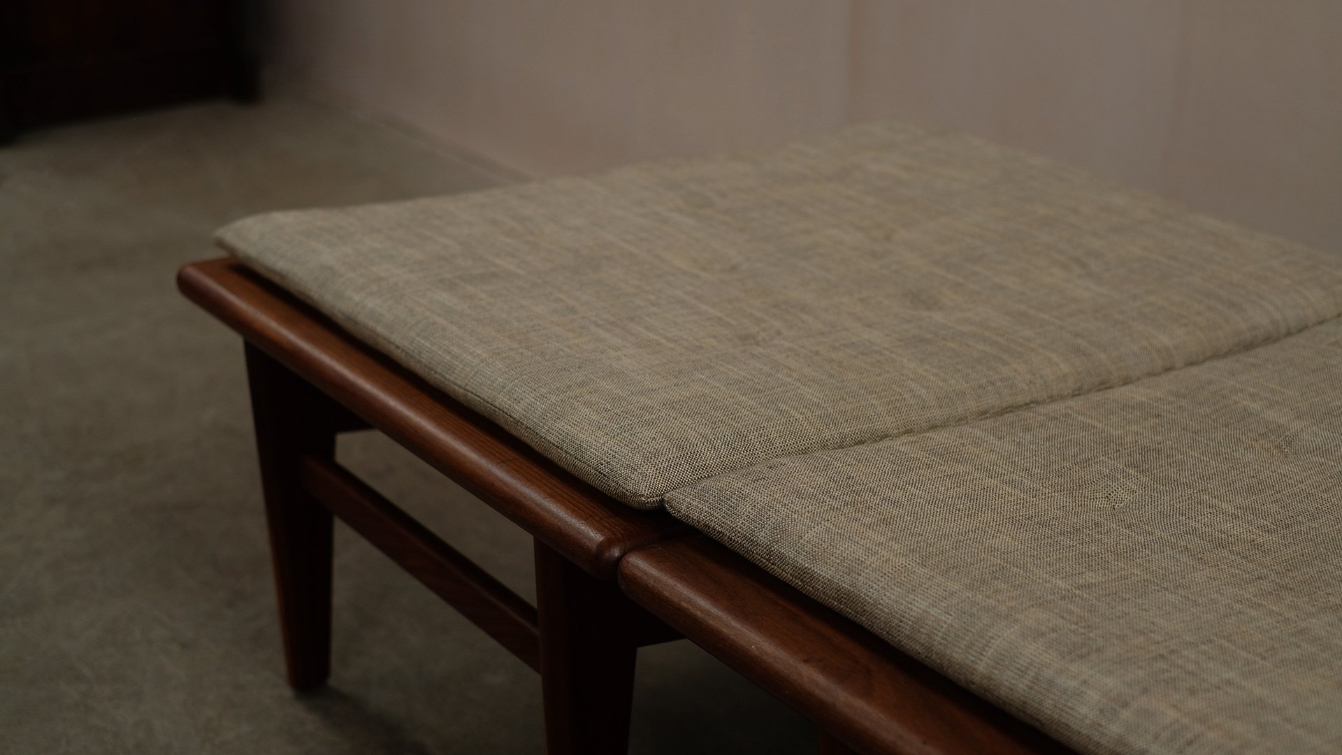 Hans-Wegner-GE1-Daybed-13.jpg