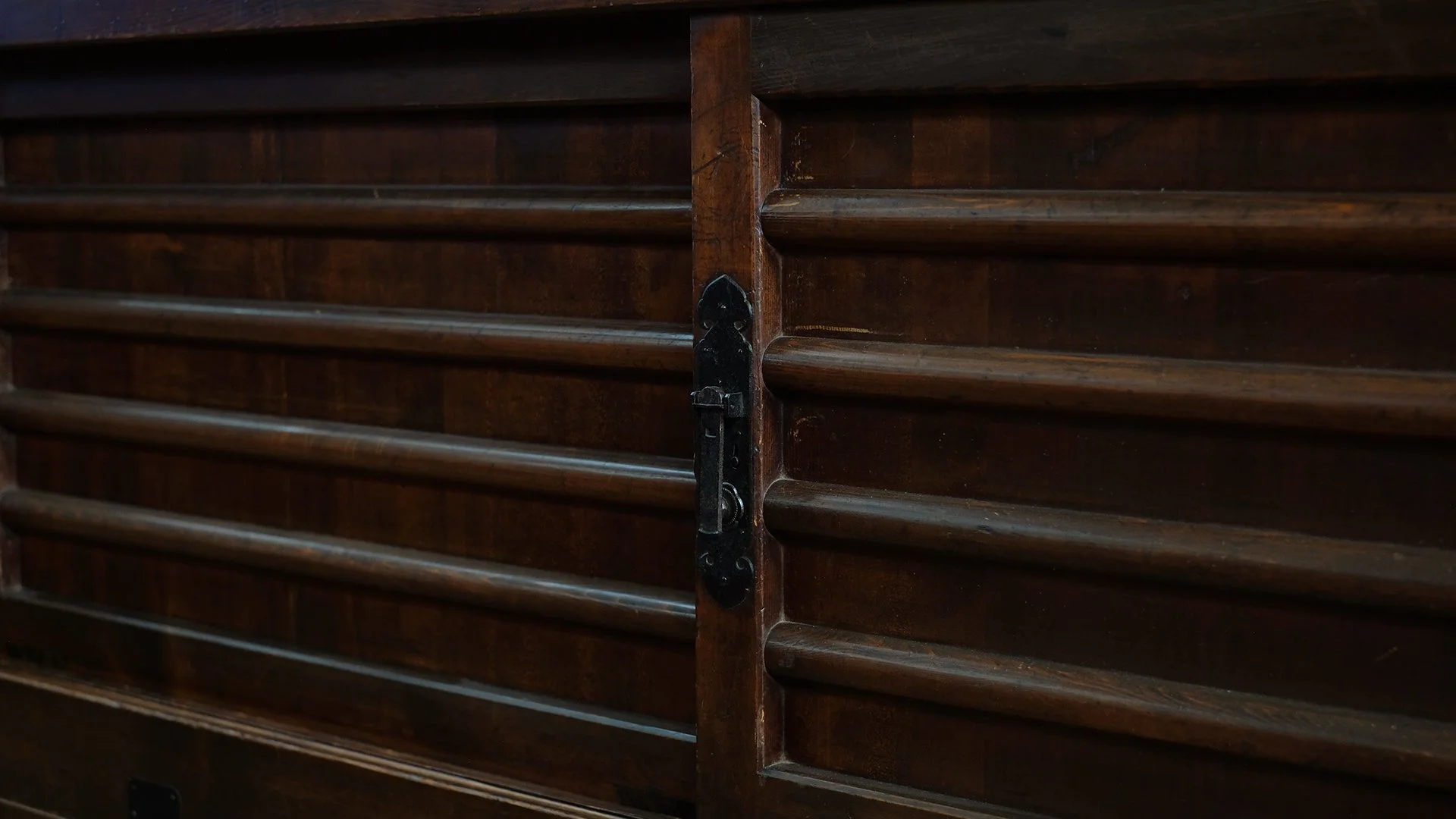 19th-Century-Large-Tansu-14.jpg