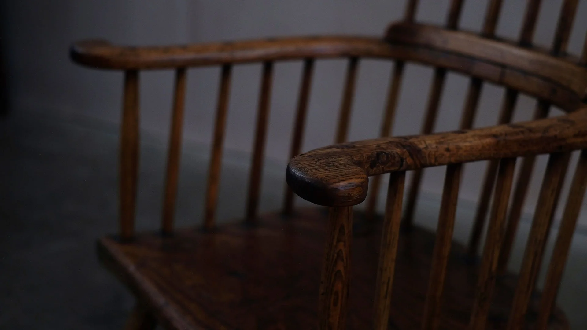 Double-Comb-Back-Chair-18.jpg