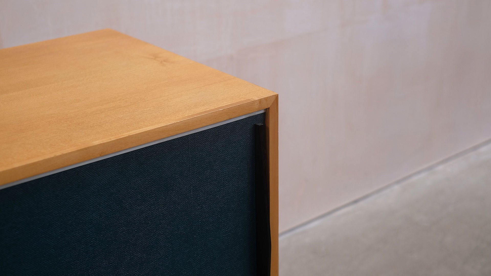 Kurt-Thut-Cabinet-5.jpg