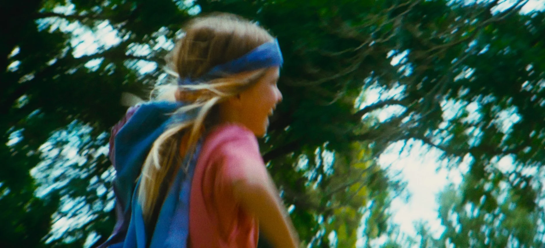 Nocomodo - Directed by Lola Halifa-Legrand - Produced by Bathysphere - Cast Tissem Boukchem, Bastien Bouillon, Gaspard Caens, Esther Garrel