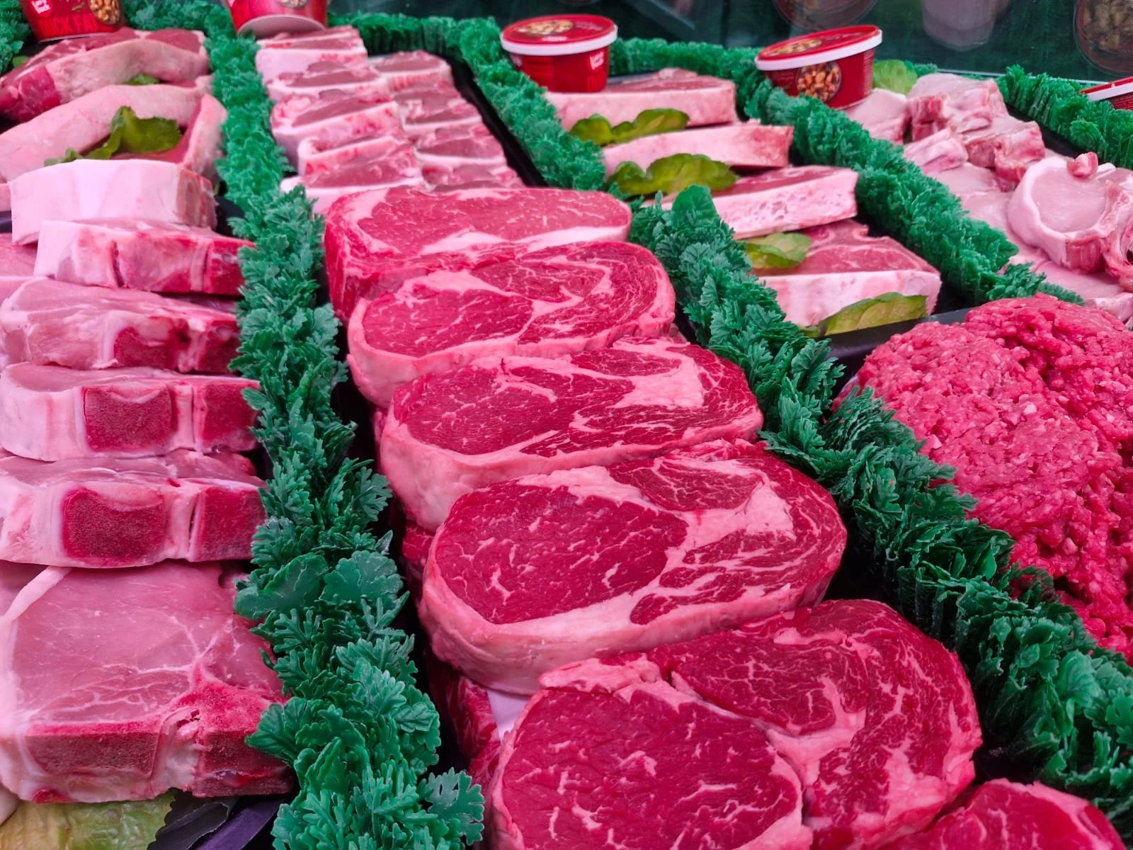 Everyone&rsquo;s shopping for the perfect Christmas gift&hellip; 🎁
Meanwhile, your stomach is feeling neglected 😏🎄
We're here to take care of that!

‼️ Have you placed your Christmas order yet? Our cut off date is FAST approaching, our book is fil