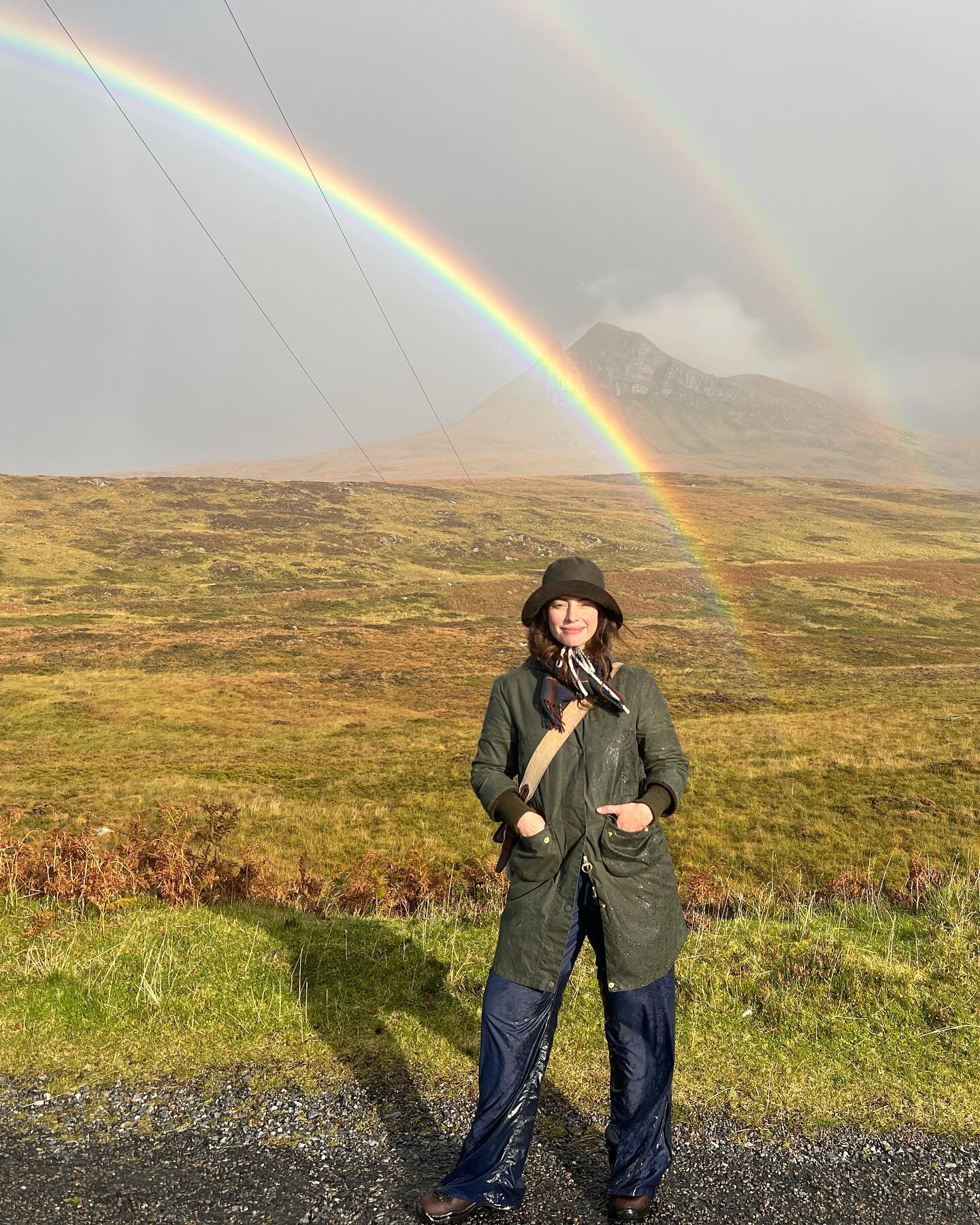 Leaving my (dare I say it) favourite place on this planet with a pocket full of rainbows, a belly full of mushrooms, feeling fully recharged to tackle all things building site 🤗🌈👷🏻&zwj;♀️. 

#athomewithart #myheartsinthehighlands #scottishhighlan