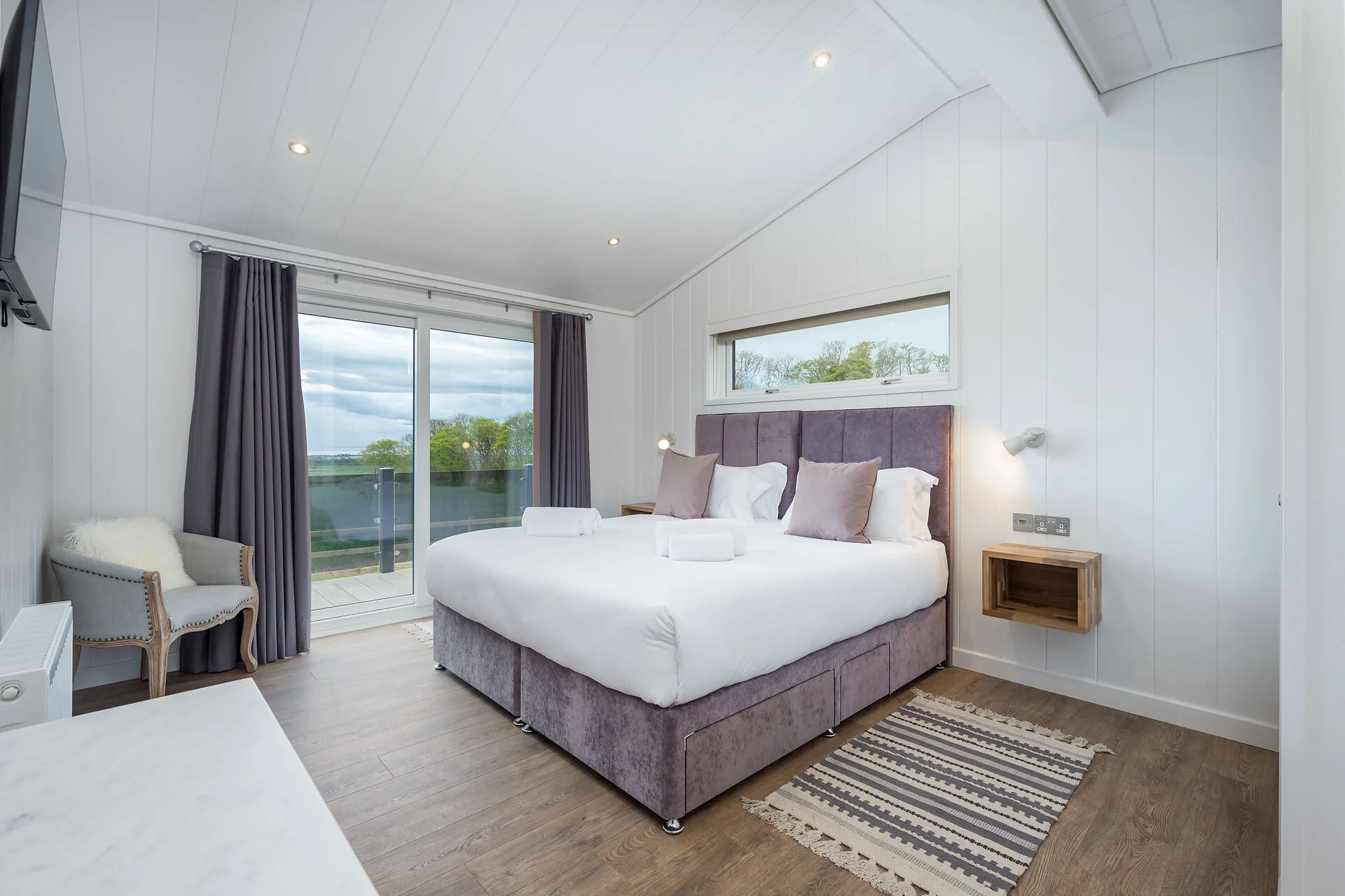 luxury-lodges-st-andrews-bonerbo-farm-kittiwake-3.jpeg